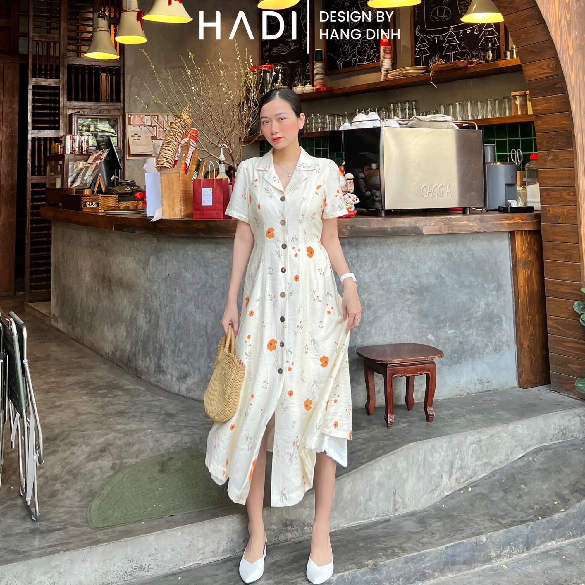 Đầm cổ điển sơmi nút gỗ vải hoa - Lam