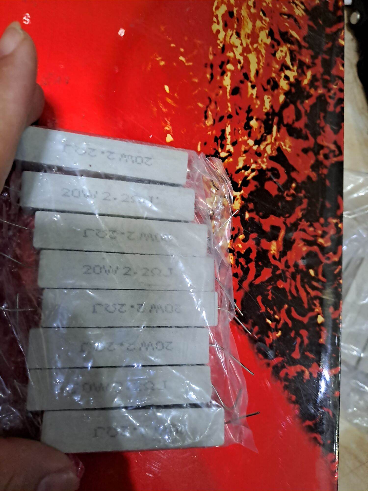 5 Điện trở sứ 2.2om 20w