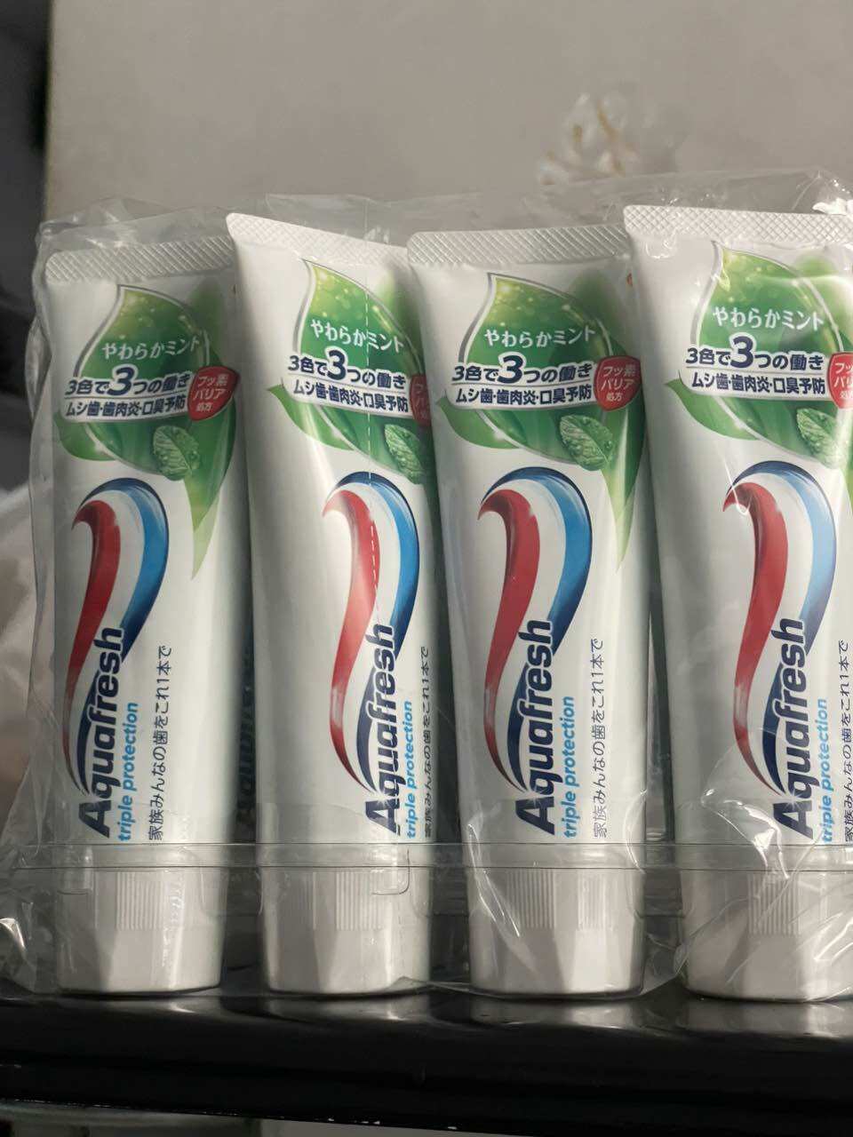 Kem đánh răng ống Aquafresh 100ml