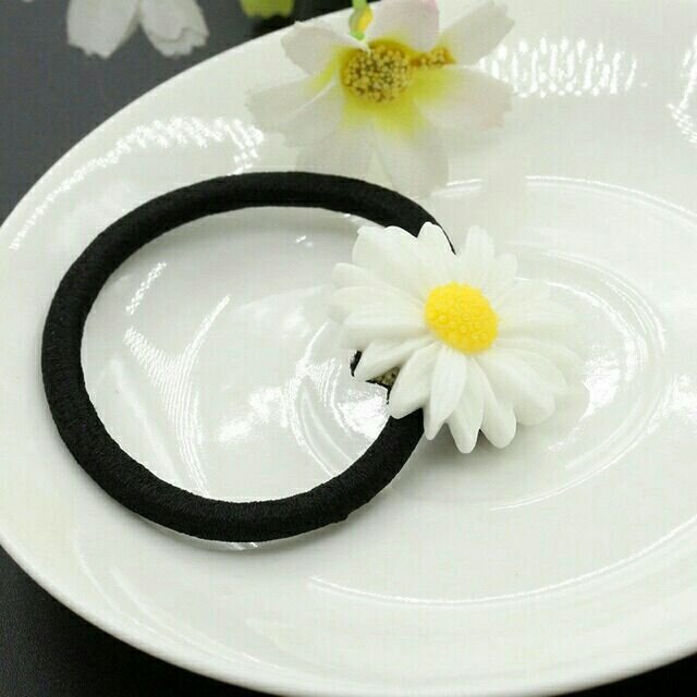 Cột tóc hoa cúc họa mi trắng