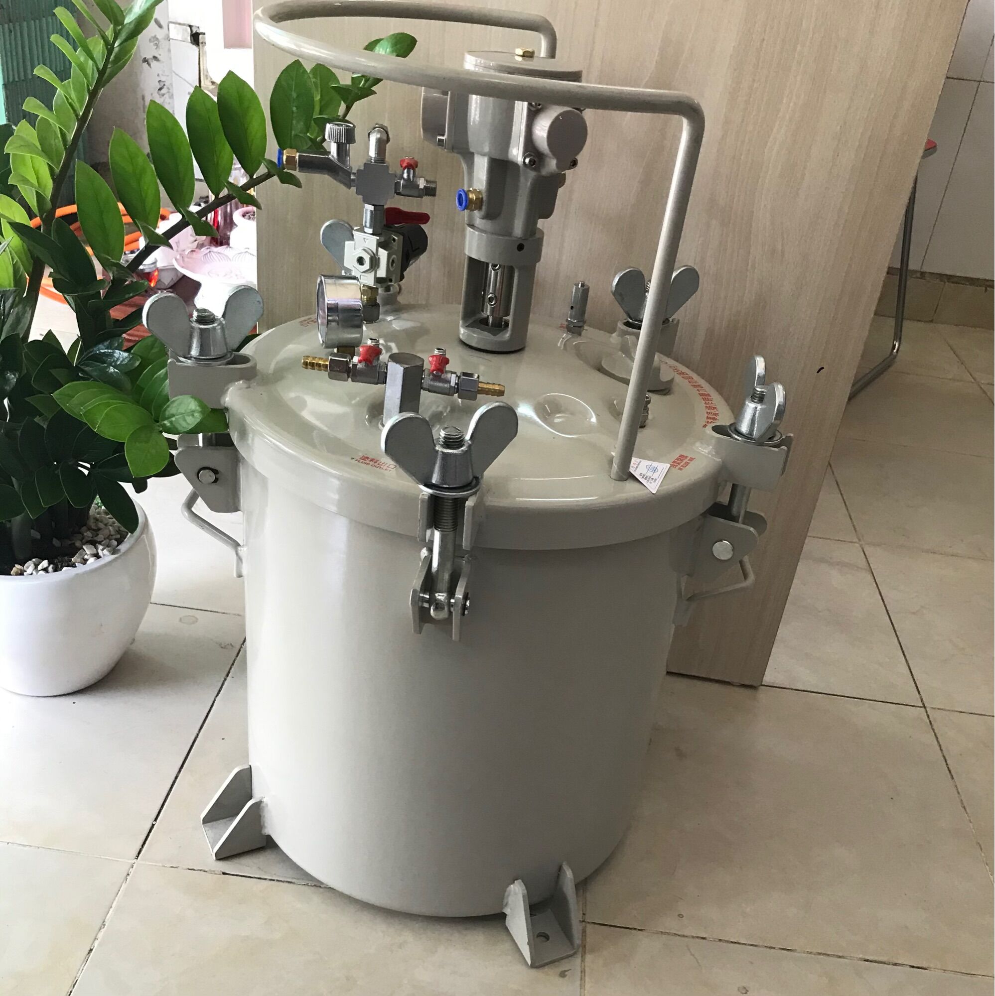 Thùng phun trộn sơn tự động 40 lít