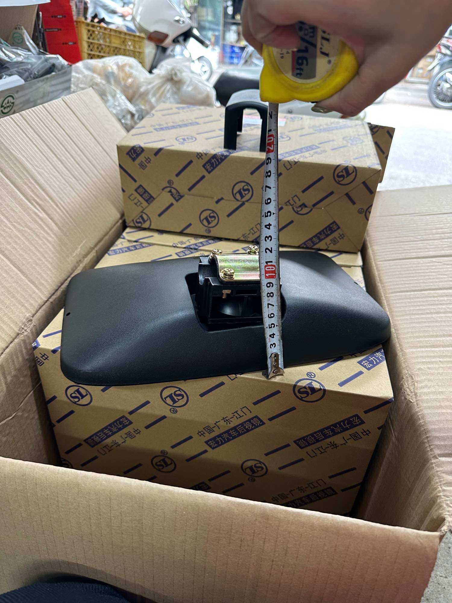 Gương chiếu hậu oto 650 SL