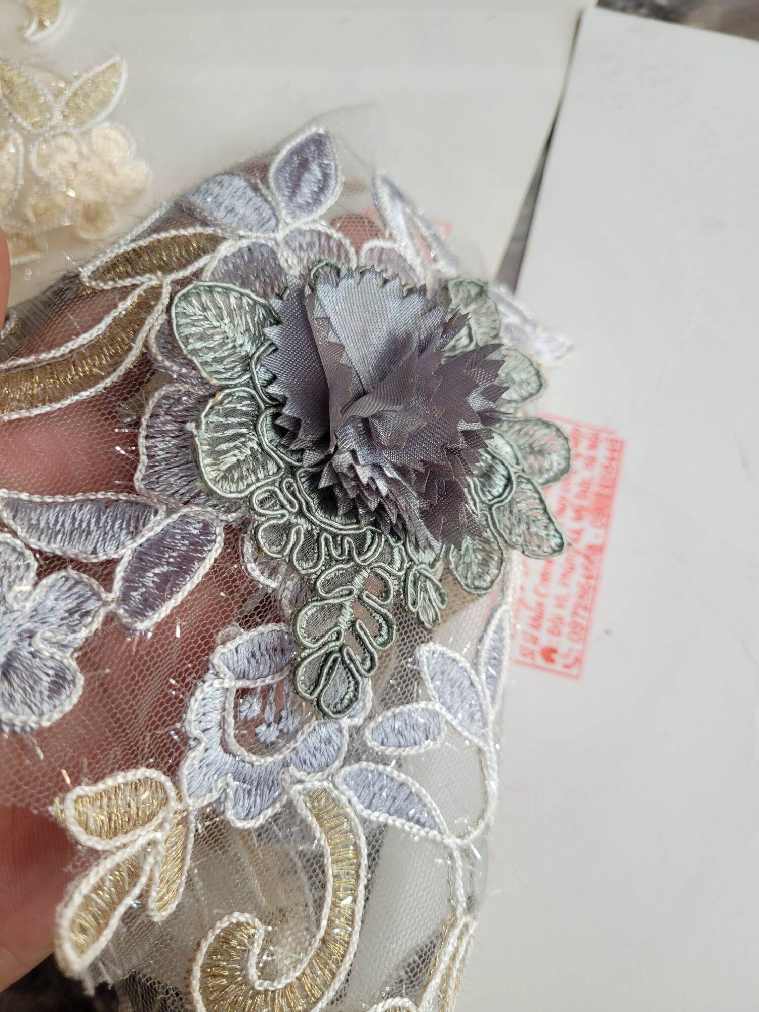 Miếng ren hoa thiết kế thêu hoa mã H511