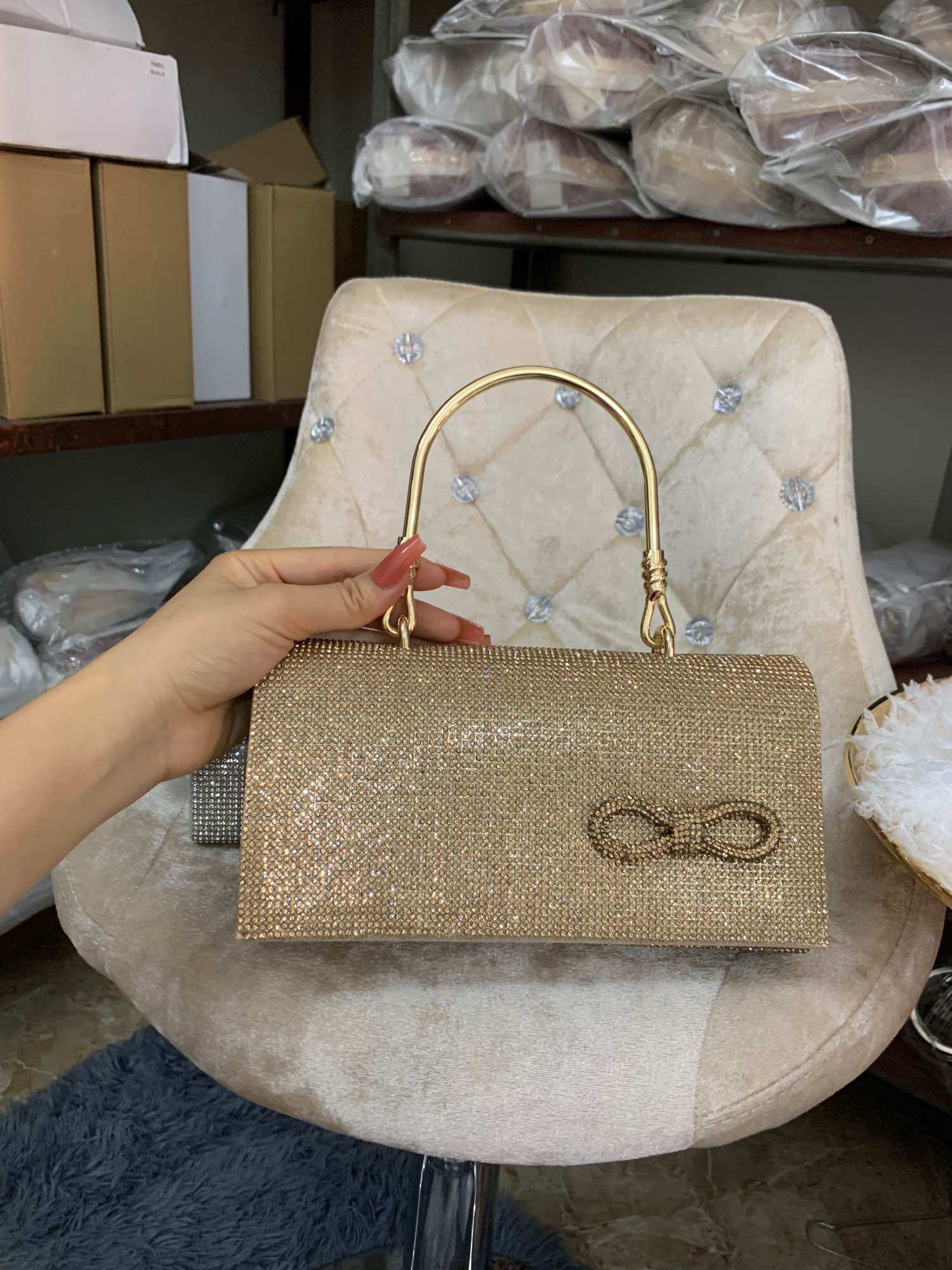 Clutch- ví cầm tay lụa đính đá cao cấp, trẻ trung