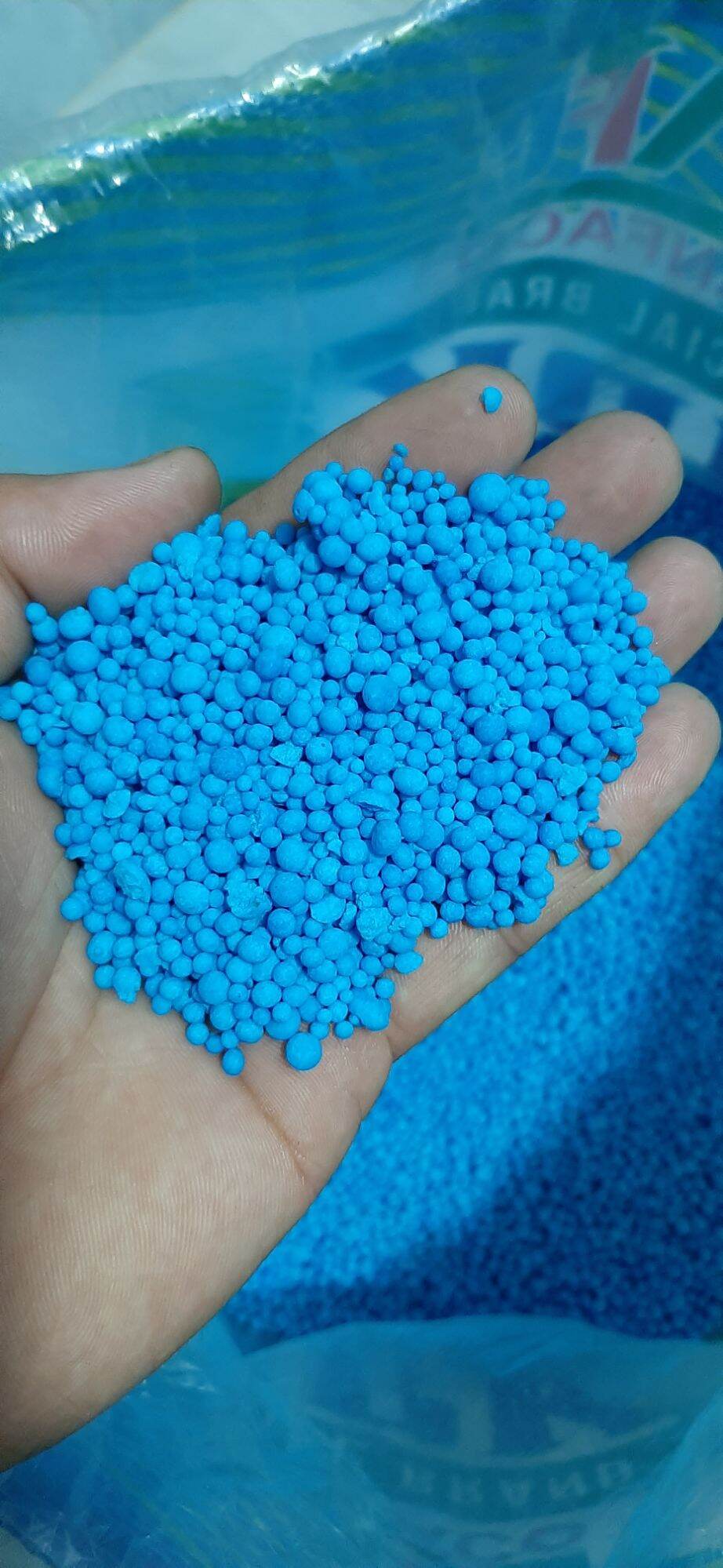 1kg phân bón npk 30-10-10 thích hợp cho mọi loại cây trồng
