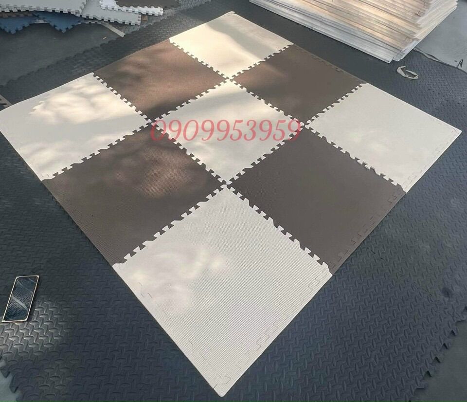 Thảm xốp màu nâu và kem 60×60×1cm
