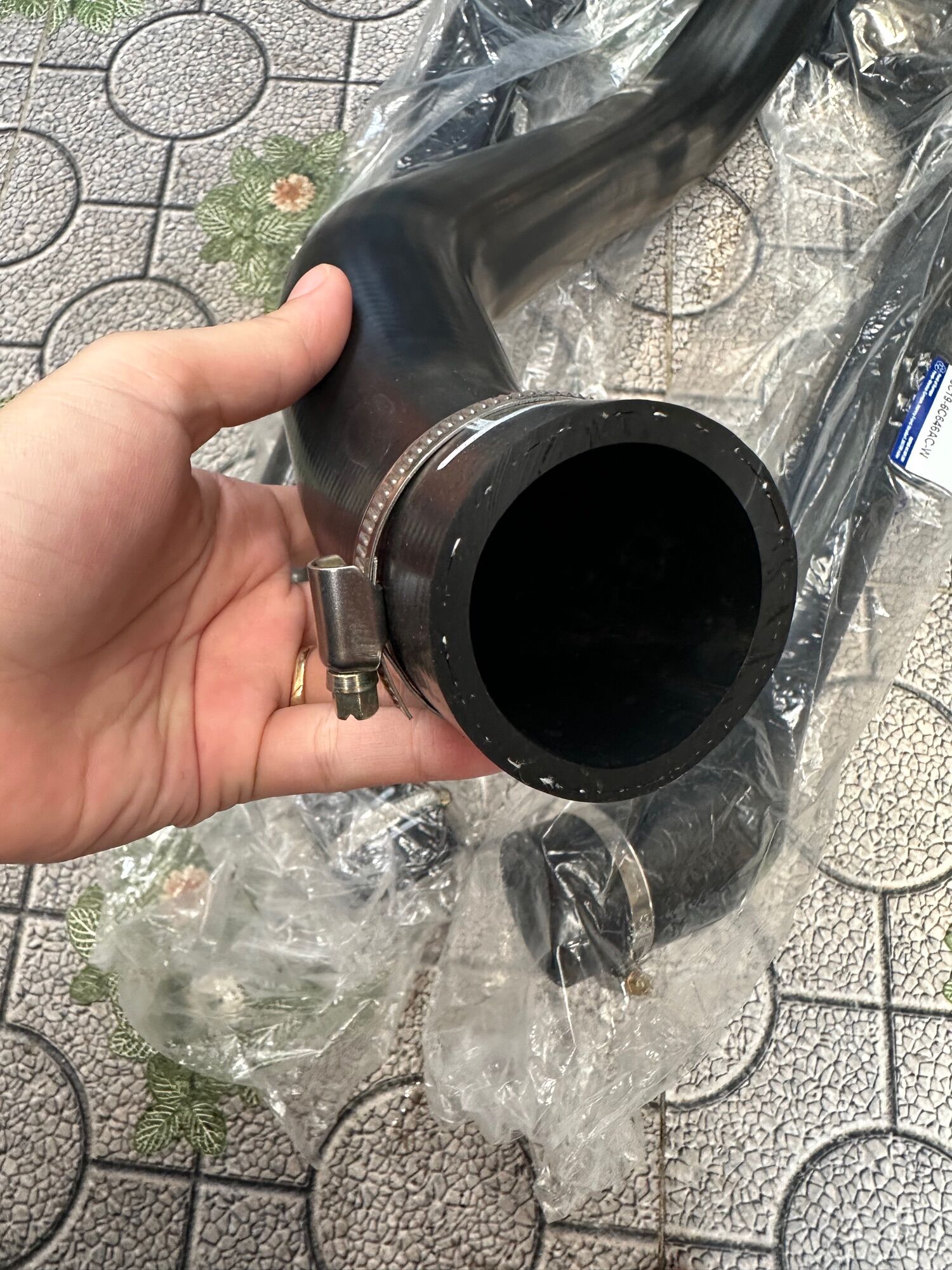 ỐNG TURBO FORD TRANSIT 2010-2021 OEM
