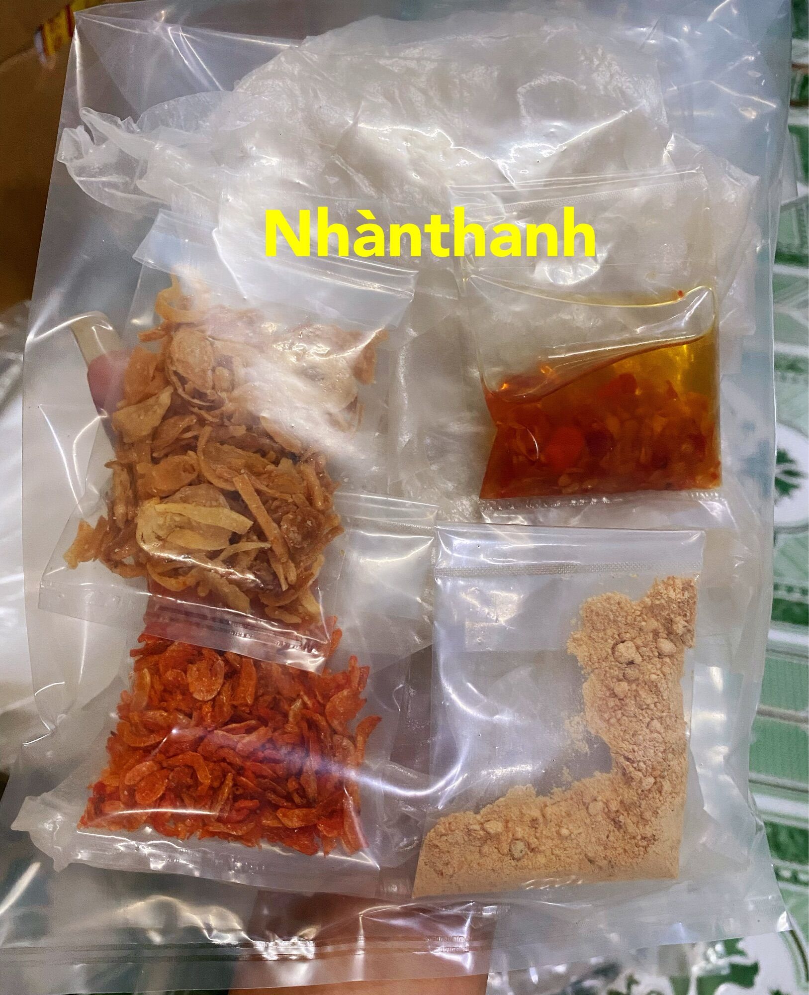 1 bịch bánh tráng sate ớt rim muối nhuyễn hành phi