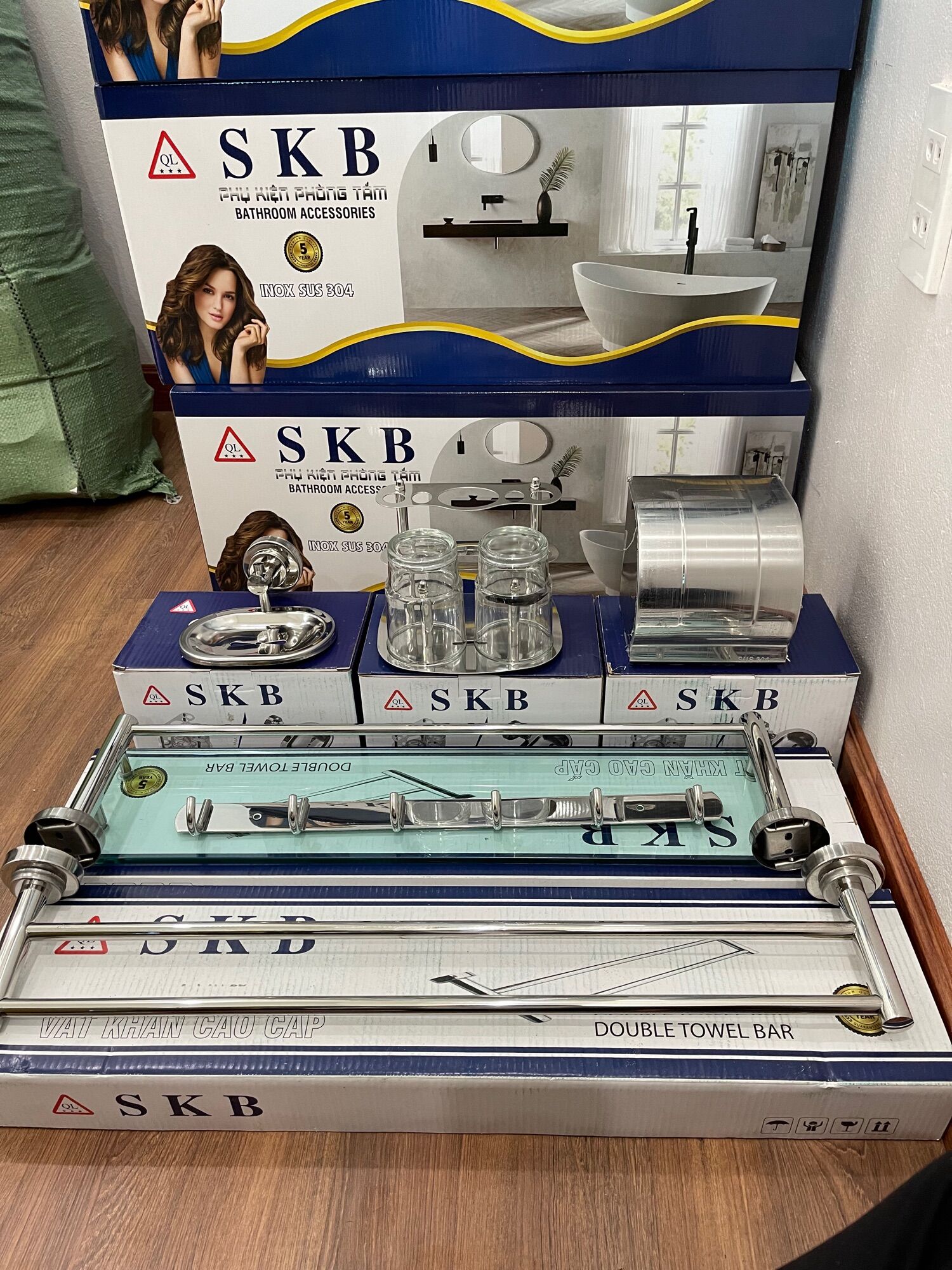 Bộ phụ kiện 6 món phòng tắm SKB inox 304 mờ cao cấp