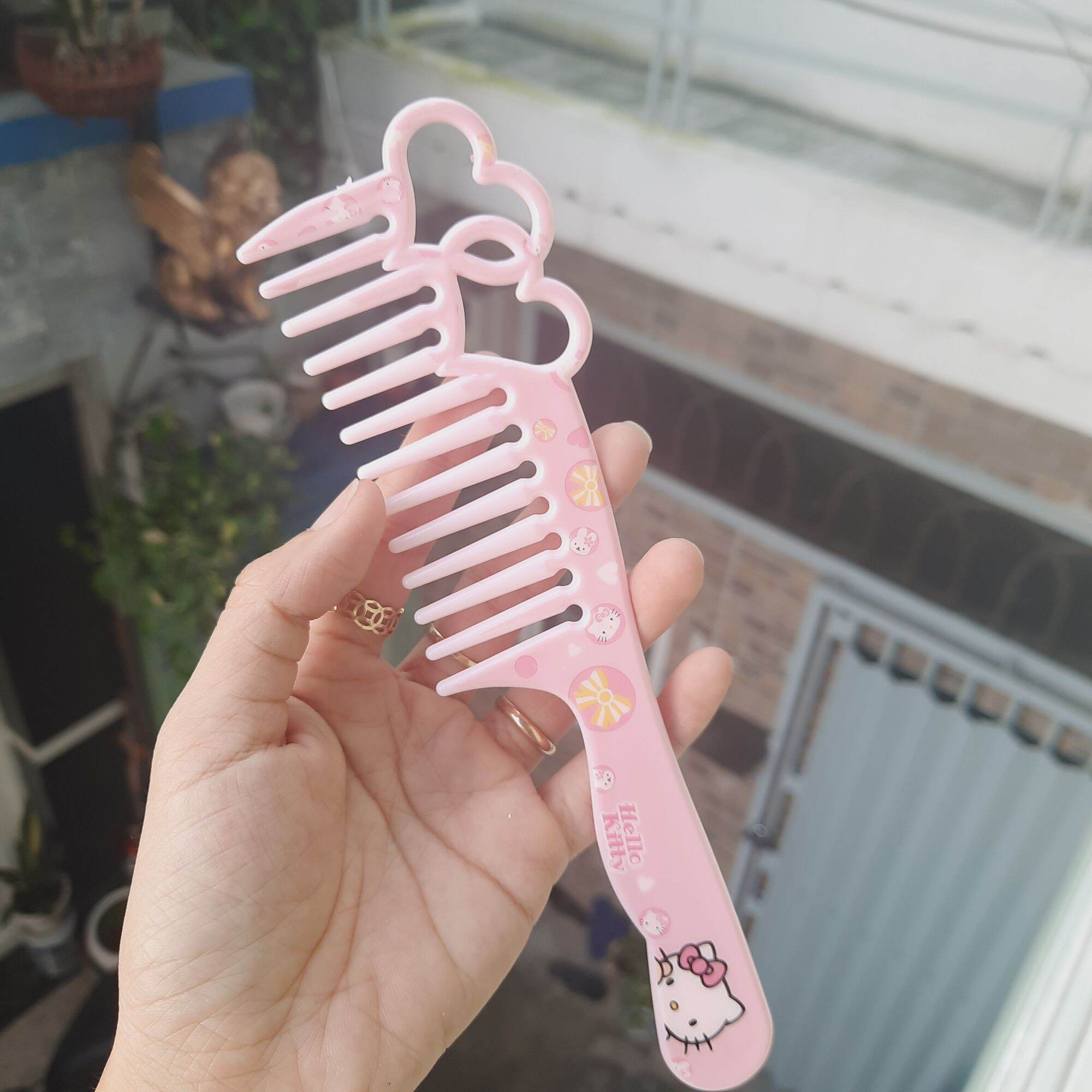 Lược thưa chải tóc Kitty 2 trái tim màu hồng dễ thương