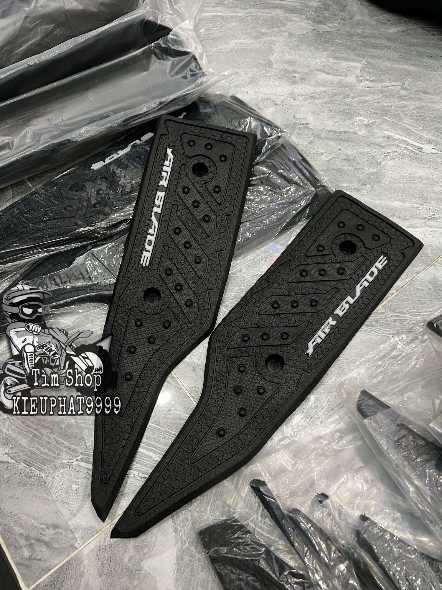 Thảm Lót chân Airblade 2020 Chữ Trắng