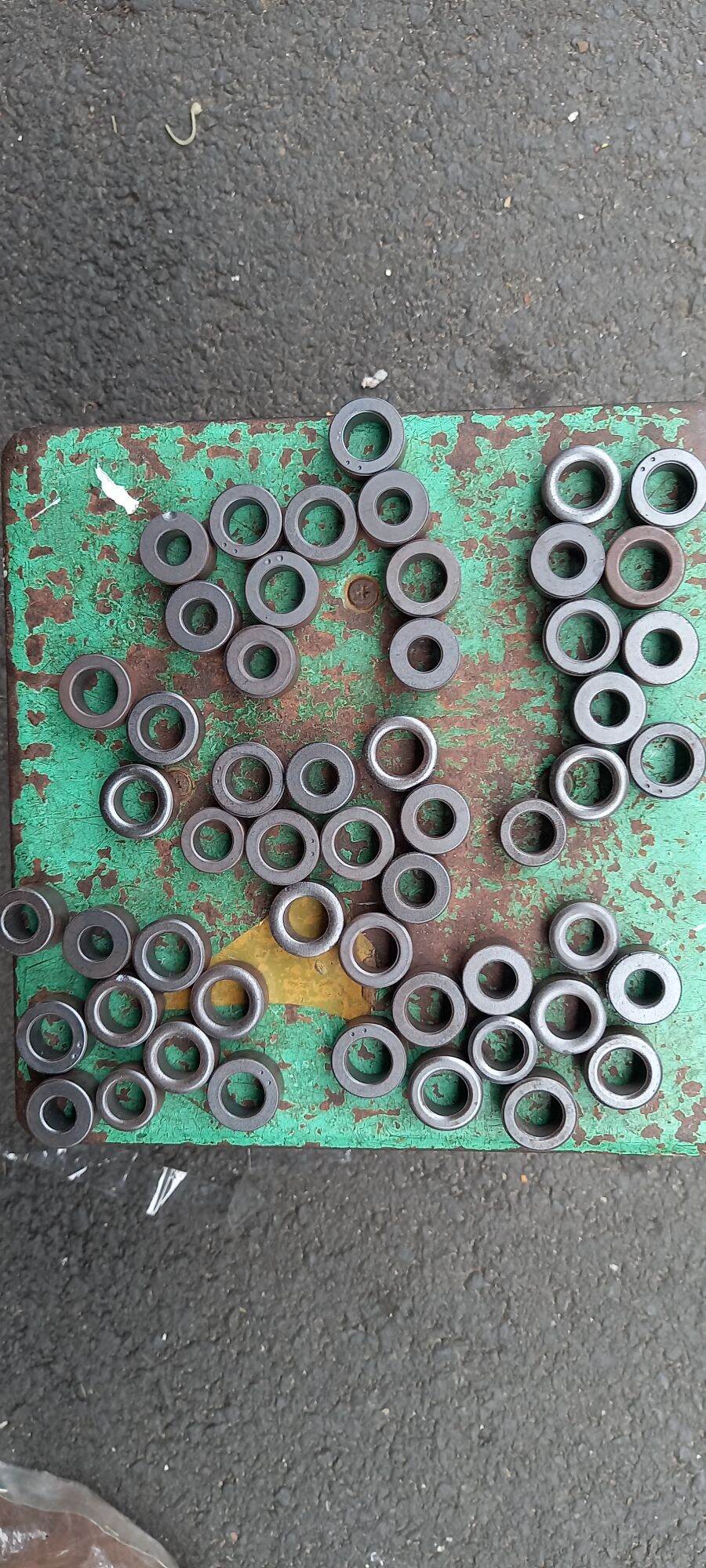 1kg than ferrite xuyến cho thợ.