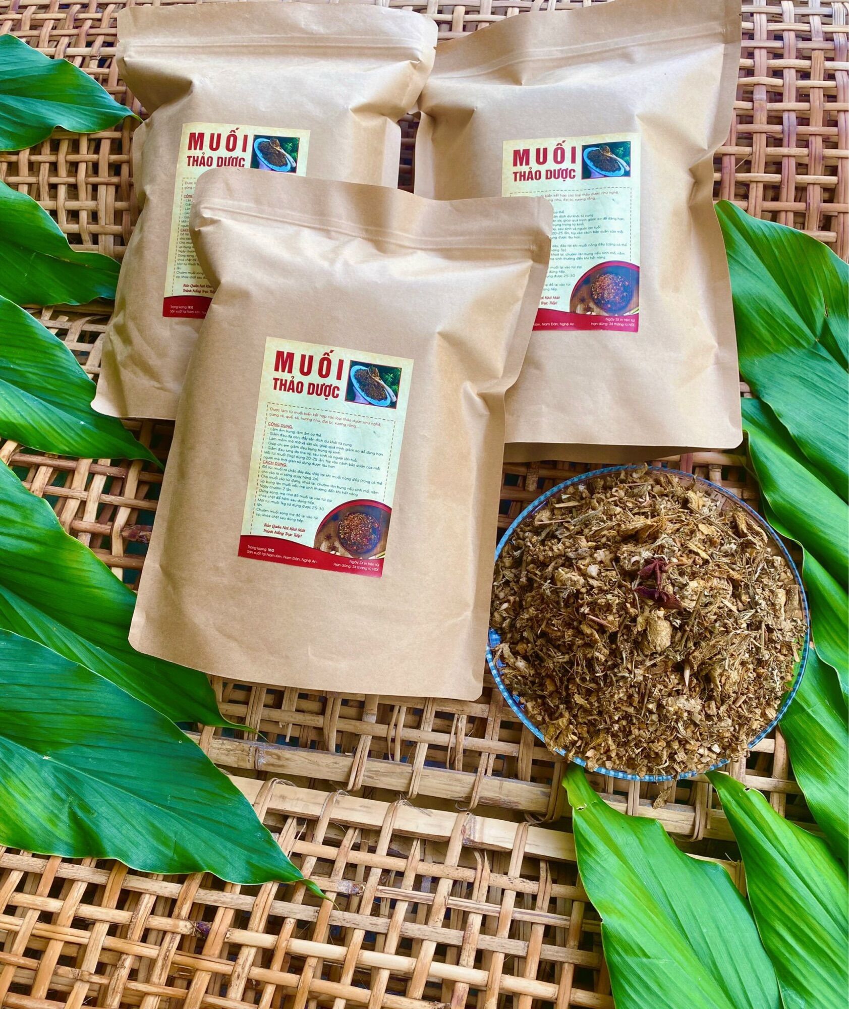 Muối thảo dược chườm bụng sau sinh (handmade)