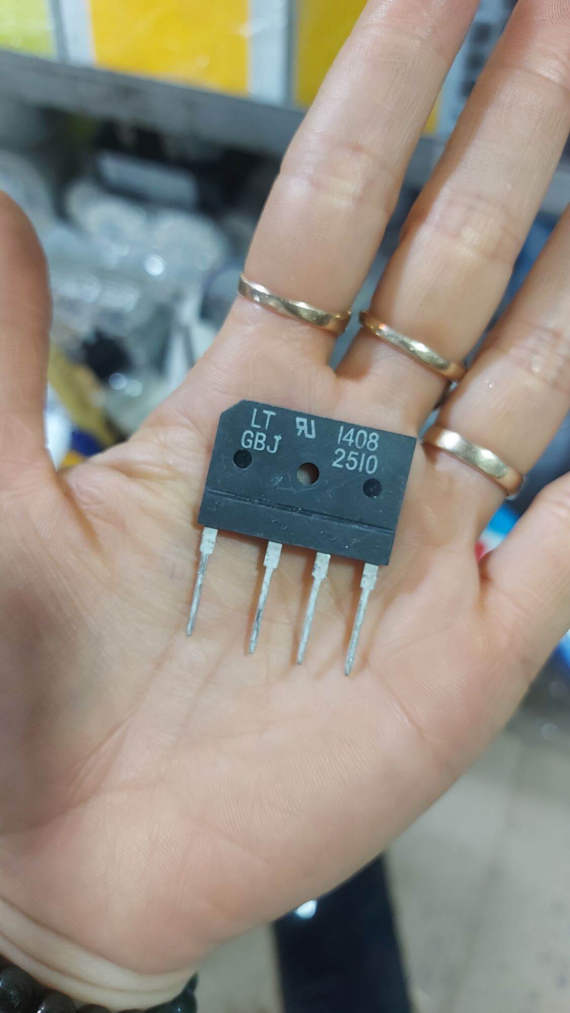 5 cầu điot GBJ 2510