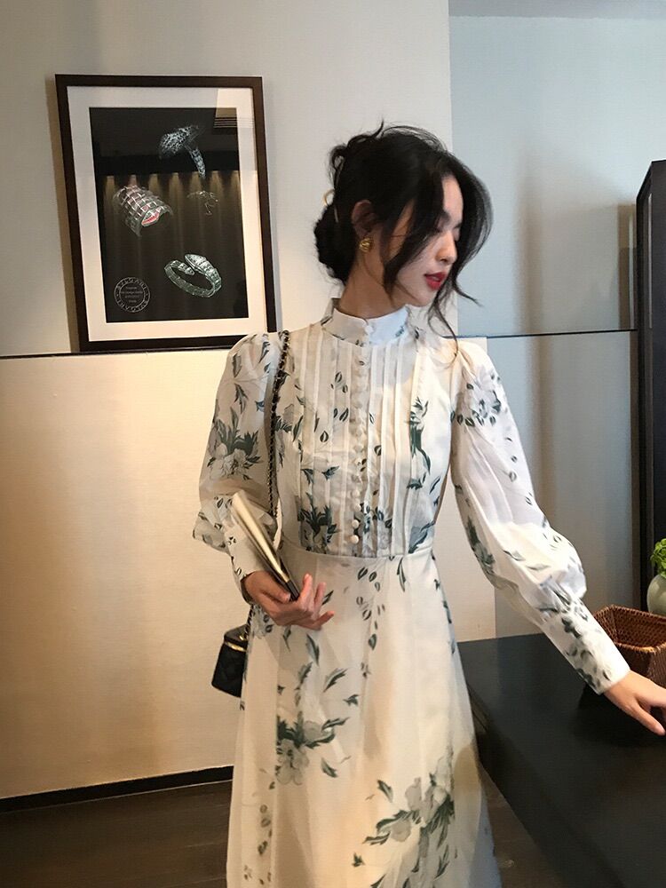 Đầm hoa tay dài cổ nút bọc sang trọng