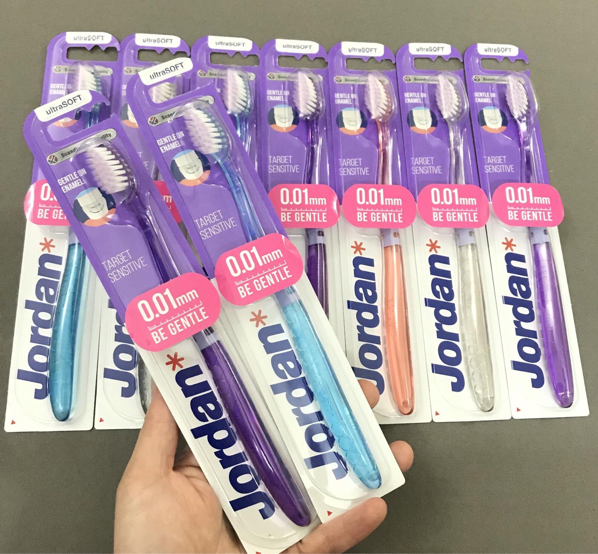 BÀN CHẢI ĐÁNH RĂNG JORDAN TARGET SENSITIVE