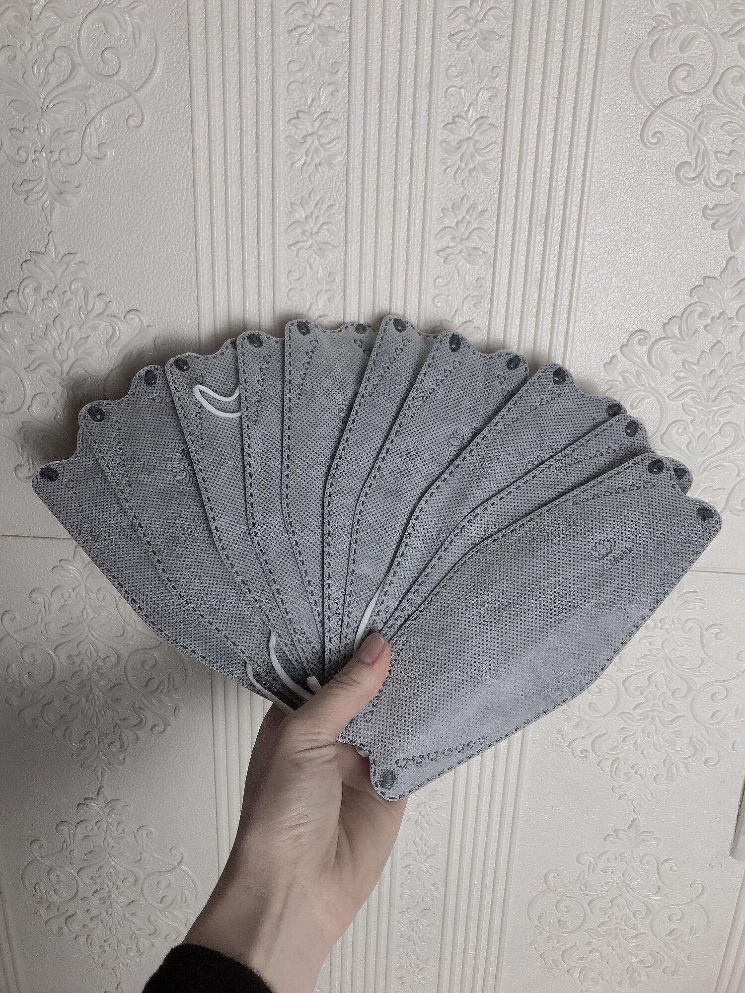 Khẩu trang Kf94 Dc mask màu xám thùng 300 chiếc