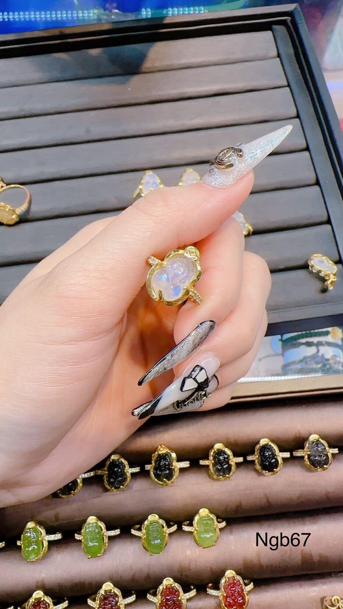Nhẫn tì hưu thiên lộc đá moonstone VIP bọc vàng tài lộc, nhẫn đá phong thuỷ hợp mệnh kim hàng chuẩn đủ bill hoá đơn bảo hành trọn đời