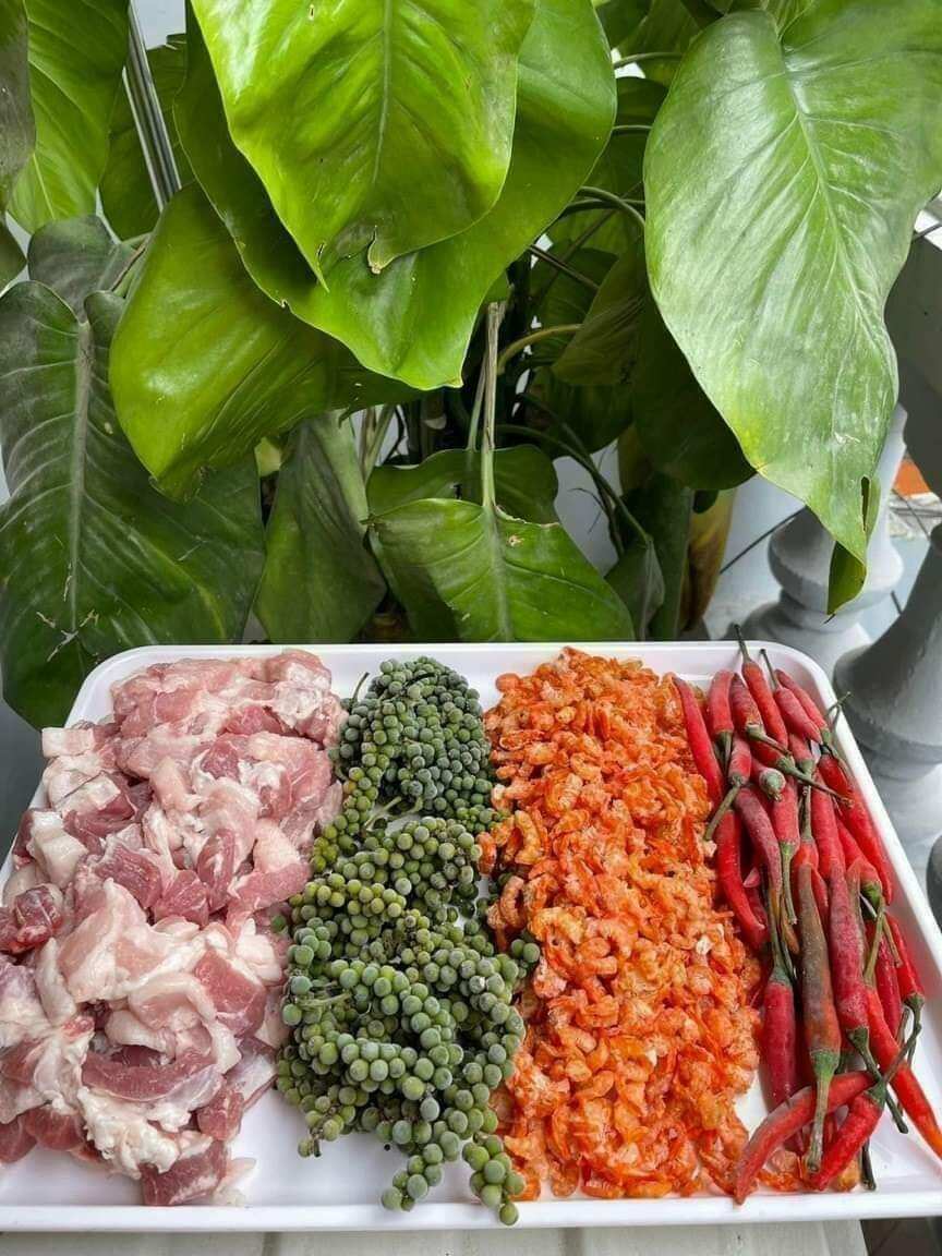 Kho quẹt ba rọi tôm khô tóp mỡ