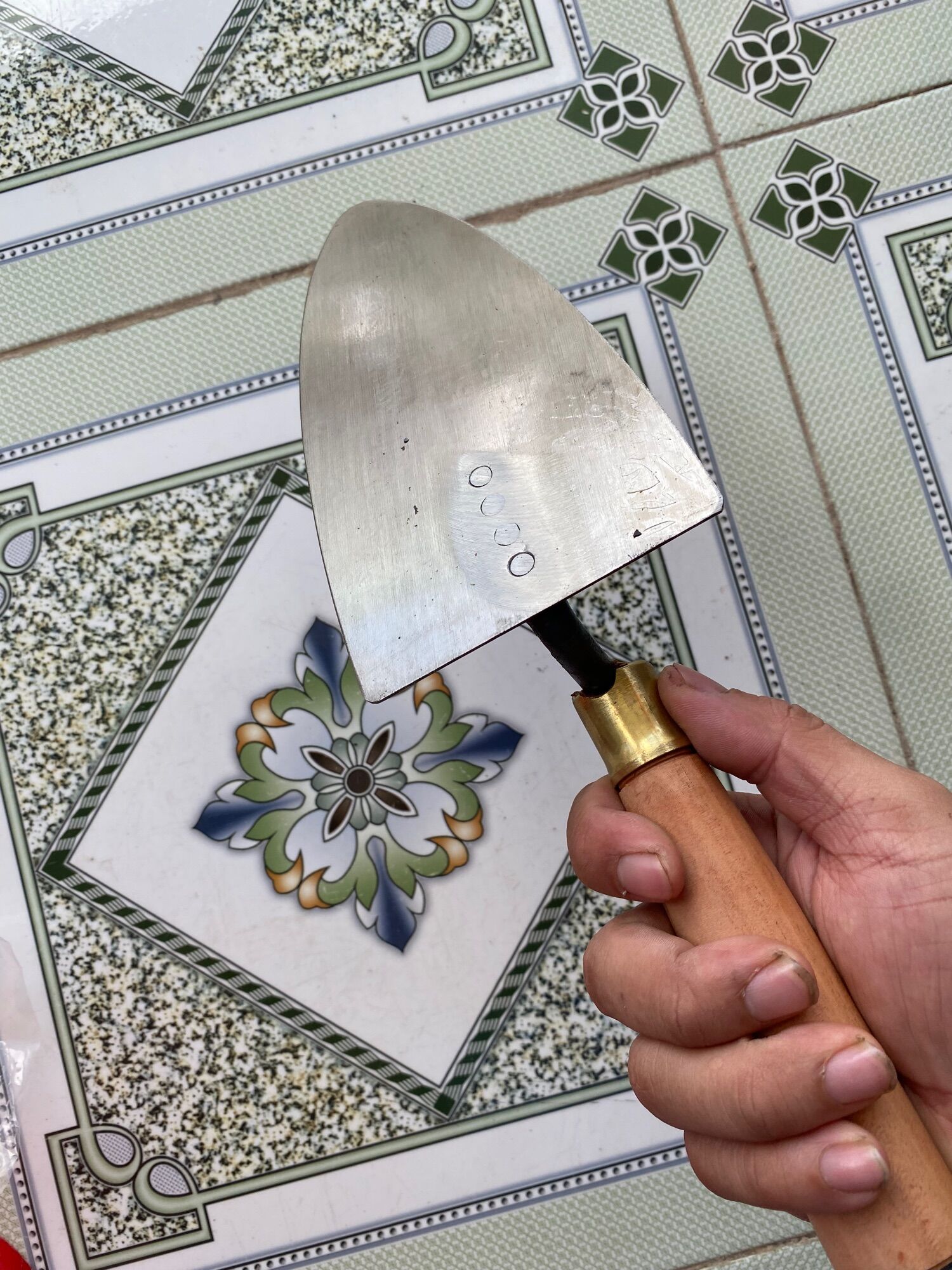 Bay thép cao cấp cán gỗ căm xe