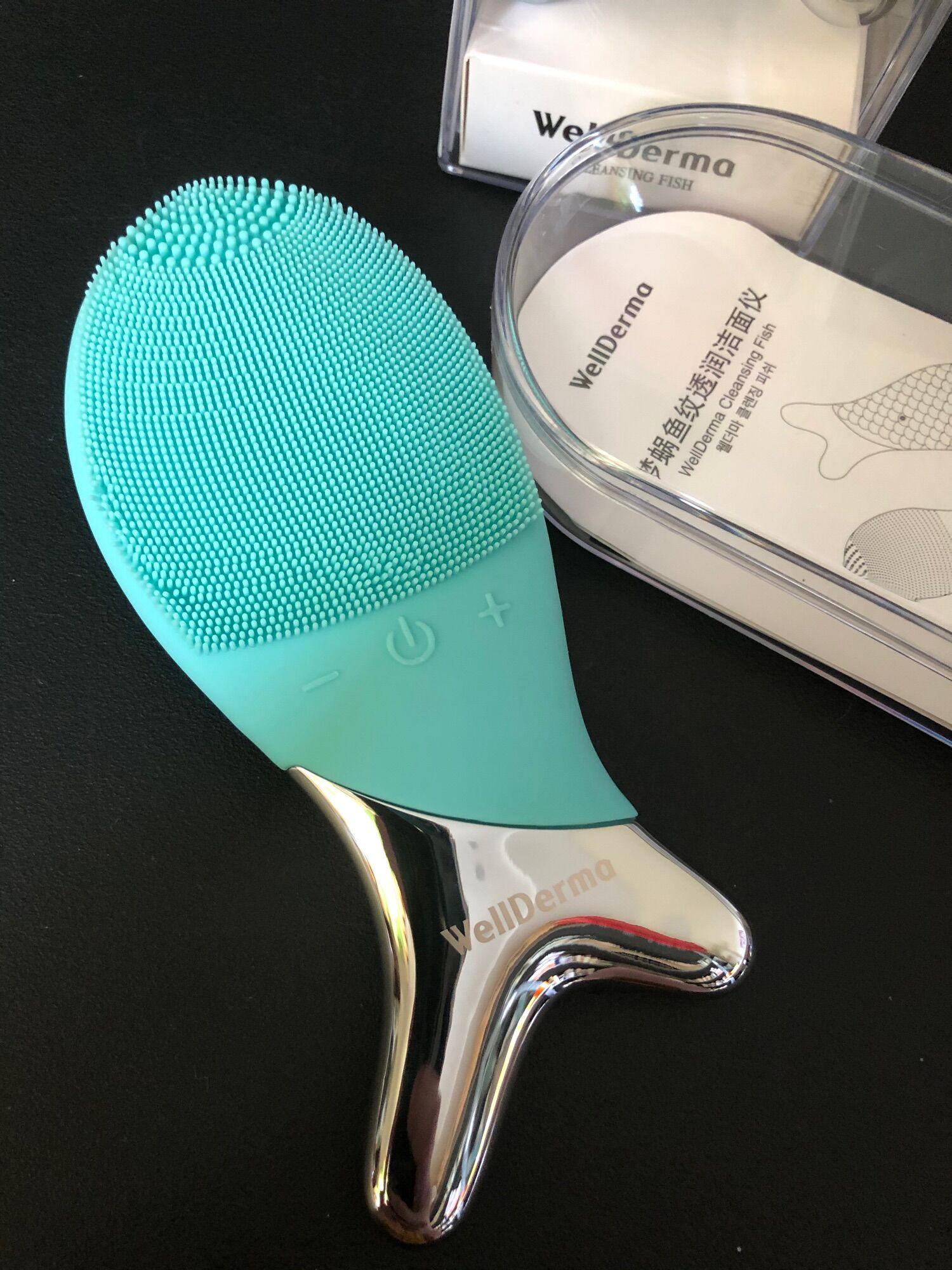 Máy Rửa Mặt Con Cá WELLDERMA CLEASING FISH