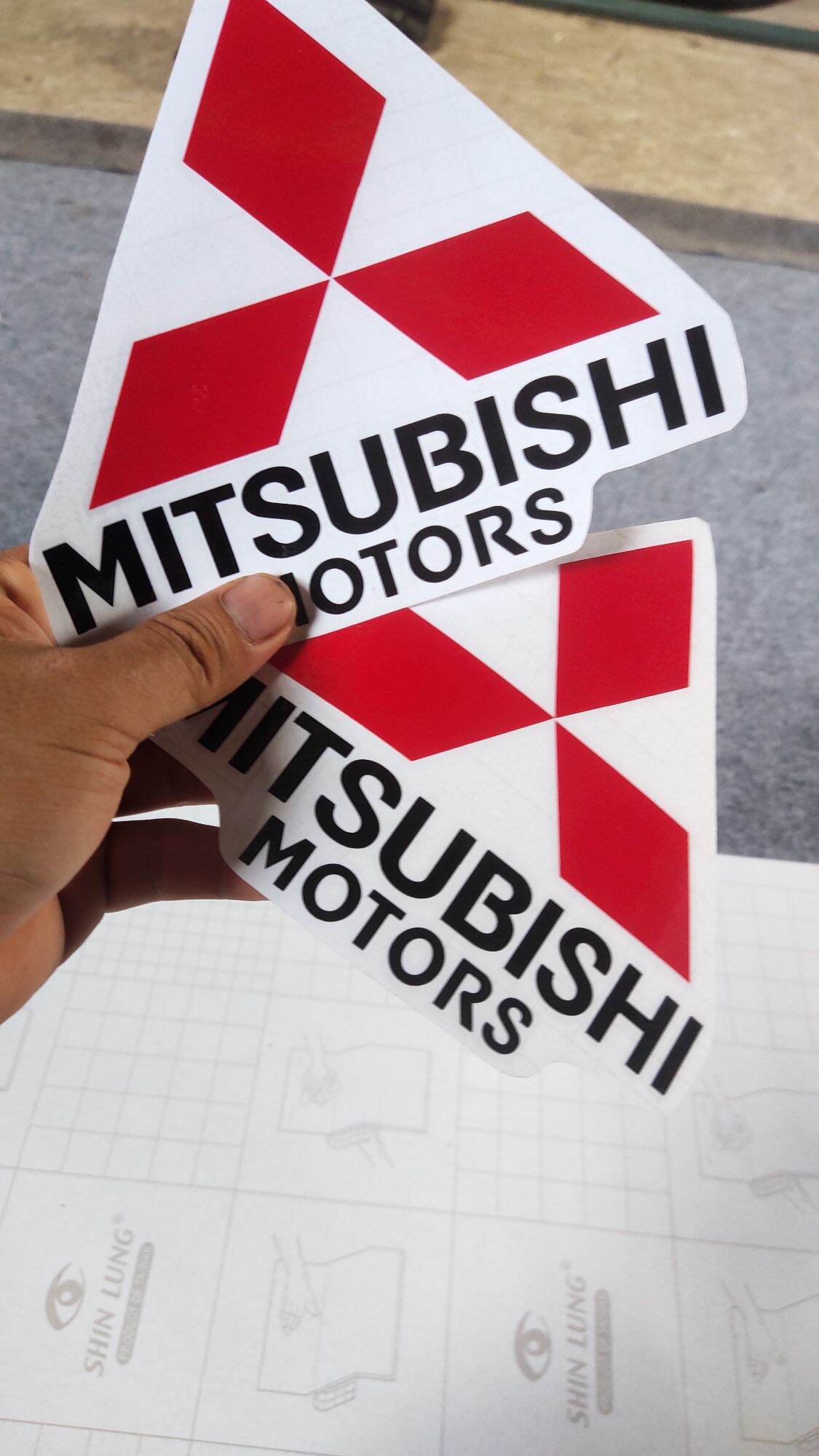 logo dán xe MITSUBISHI ( bộ 2 miếng )