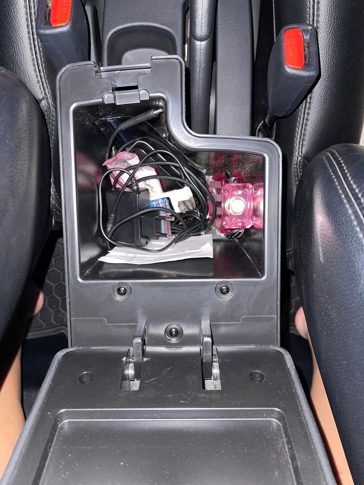 Bệ tỳ tay cho Toyota Rush