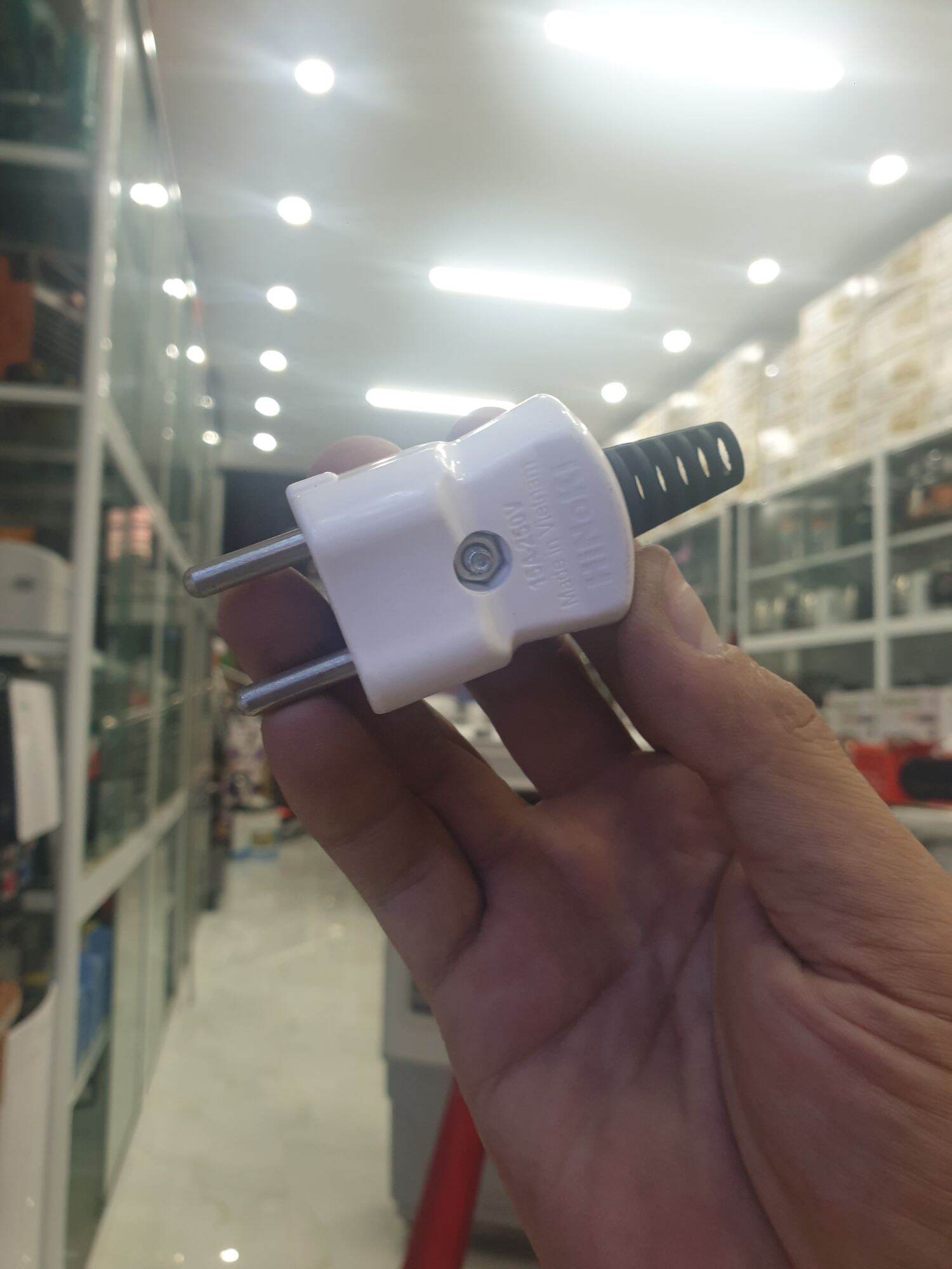 phích cắm điện chịu tải cao cấp