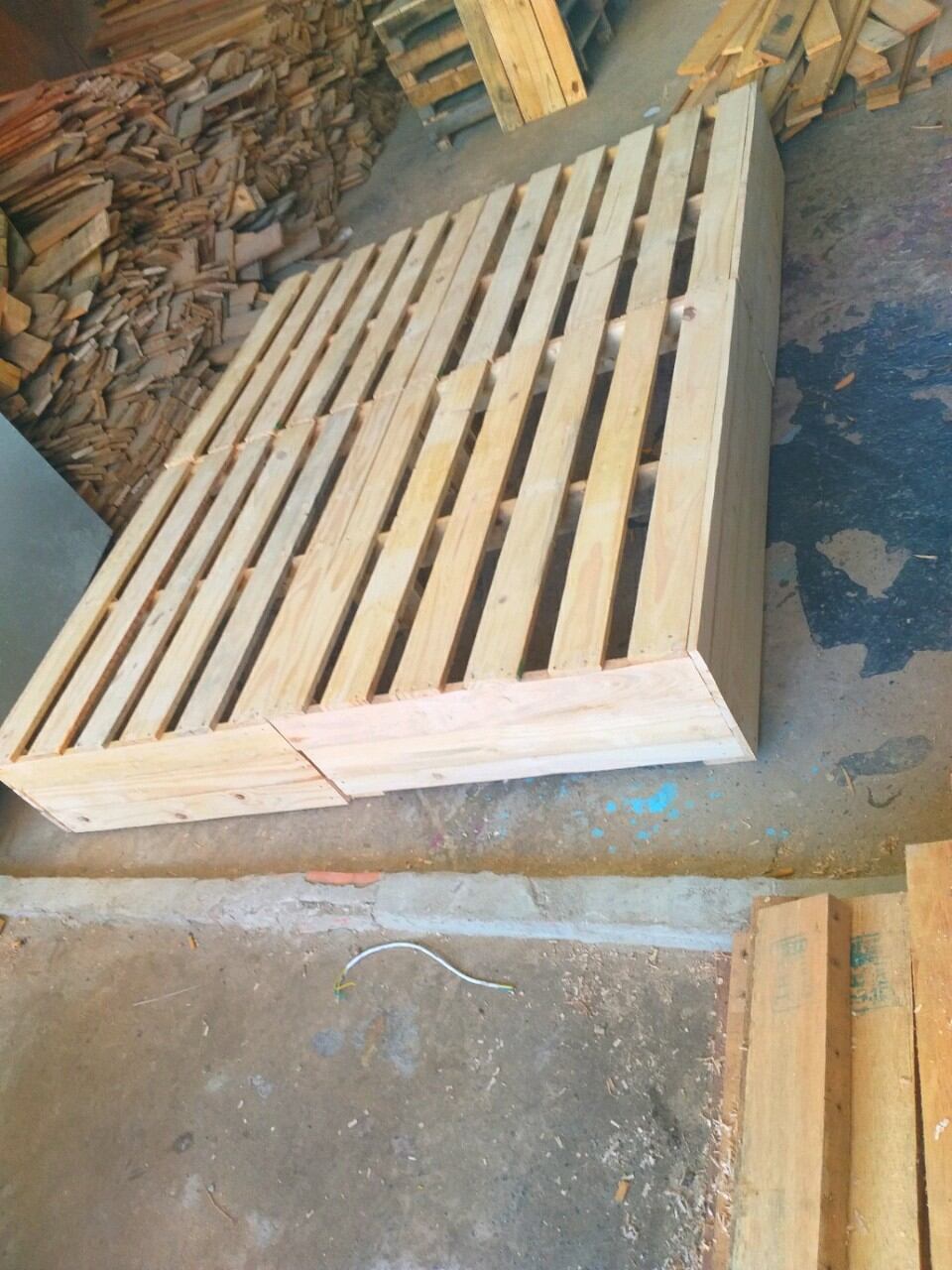 giường pallet gấp gọn kín chân 1m4x2mx20cm