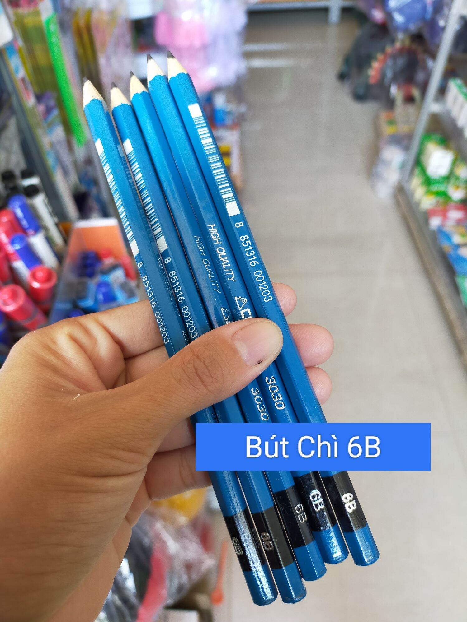 2 cây bút chì 6b