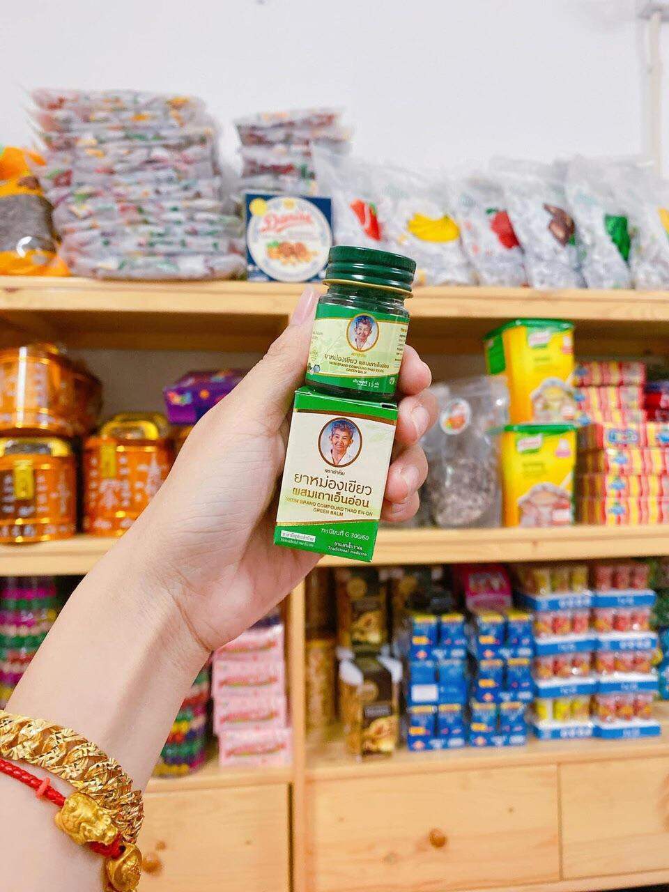 Dầu cù là thảo dược BÀ GIÀ Otop Thái Lan