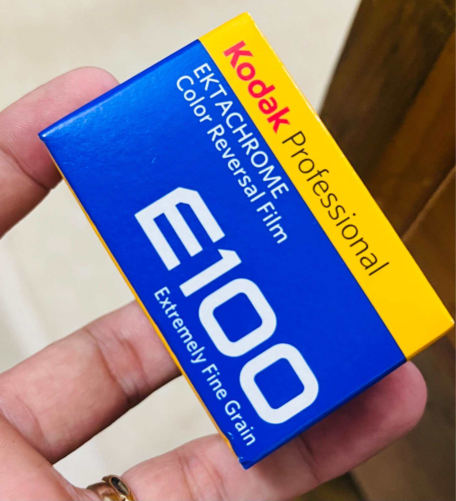 film dương bản Slide Kodak Ektachrome E100 36EXP date 02.2025 film 35mm