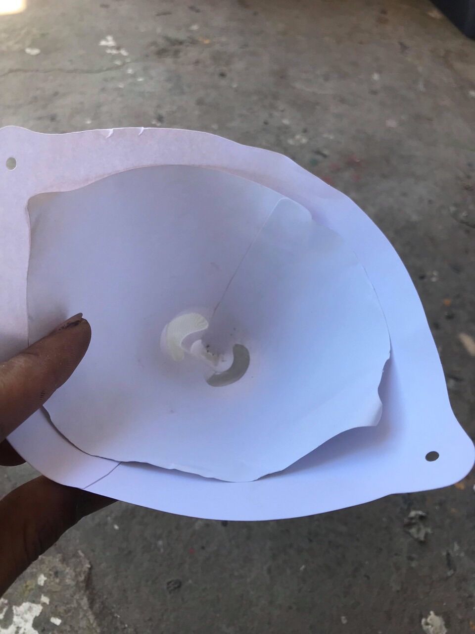 2500 phễu lọc sơn to
