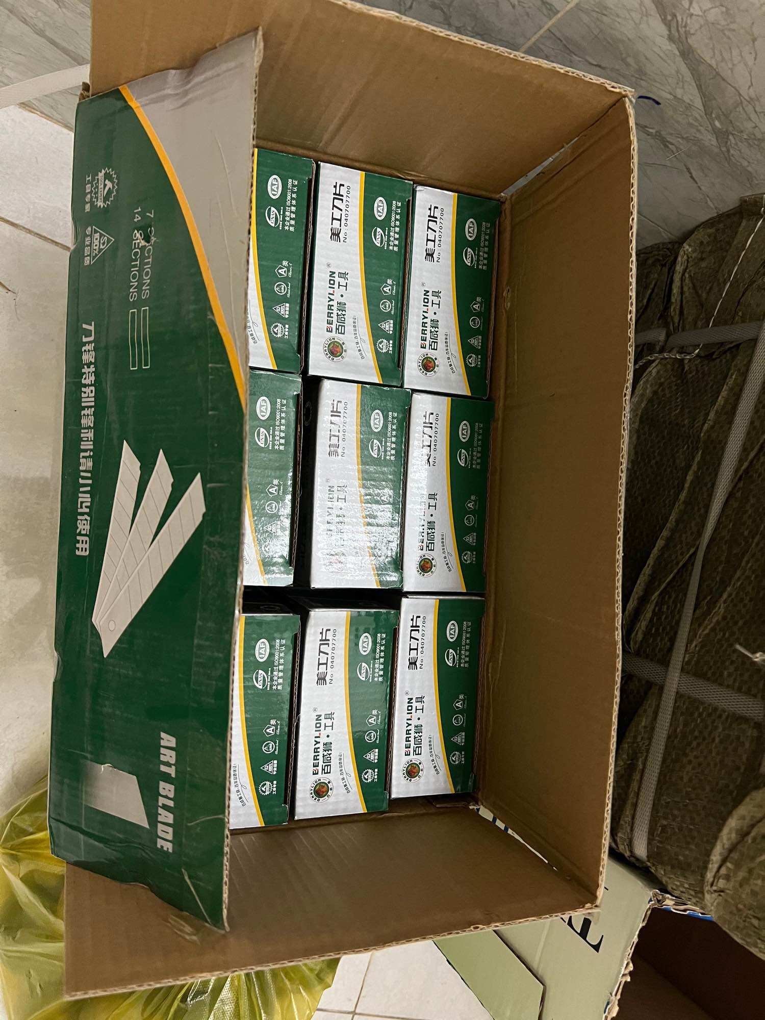 Lưỡi dao rọc giấy ( 1 vỉ gồm 10 lưỡi dao )