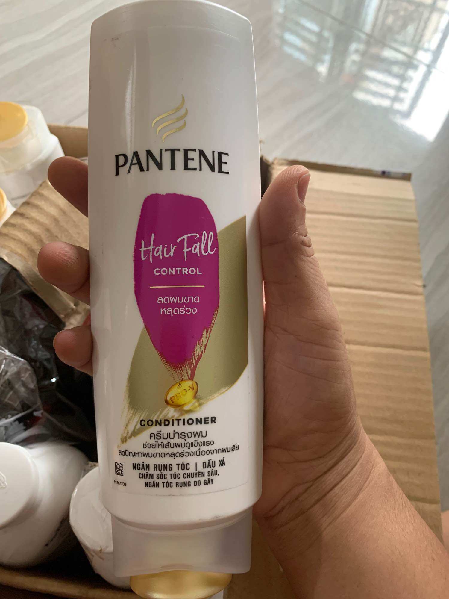 Dầu xả tóc ngăn rụng tóc Pantene Pro V Conditioner Hair Fall Control 180ml