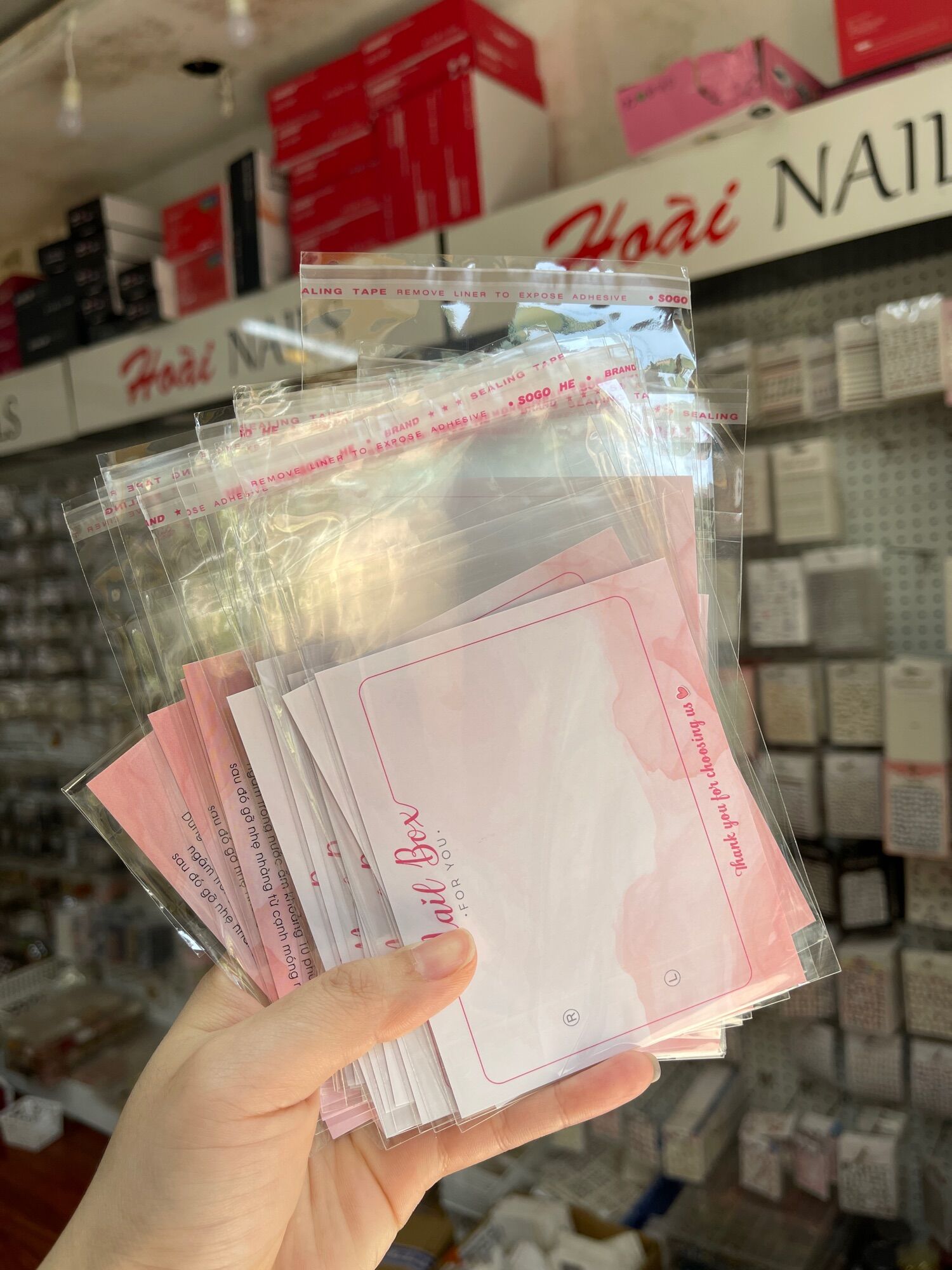 Bìa dán nailbox 2 mặt ( kèm túi bóng)