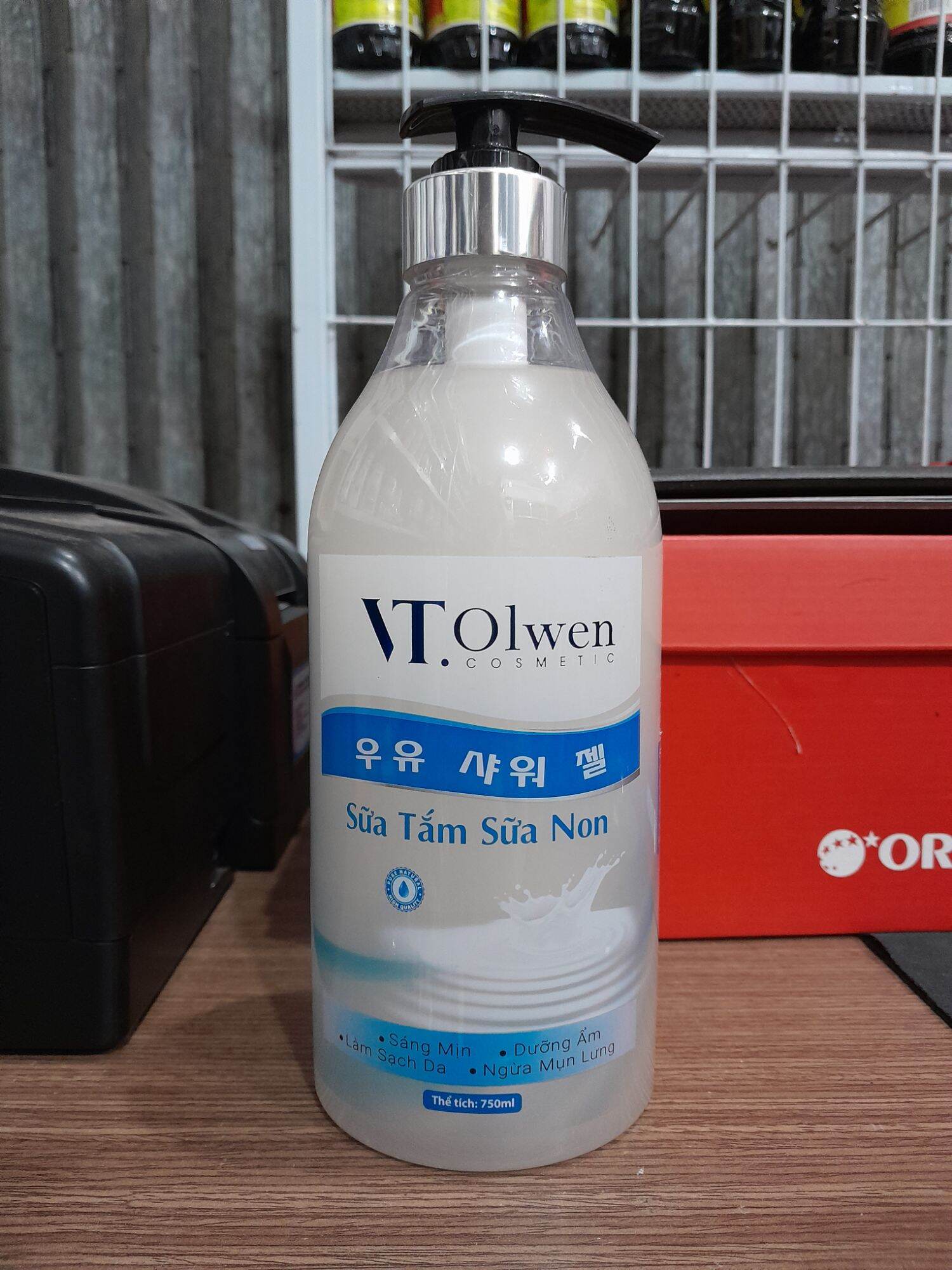Sữa Tắm Sữa Non 750ml