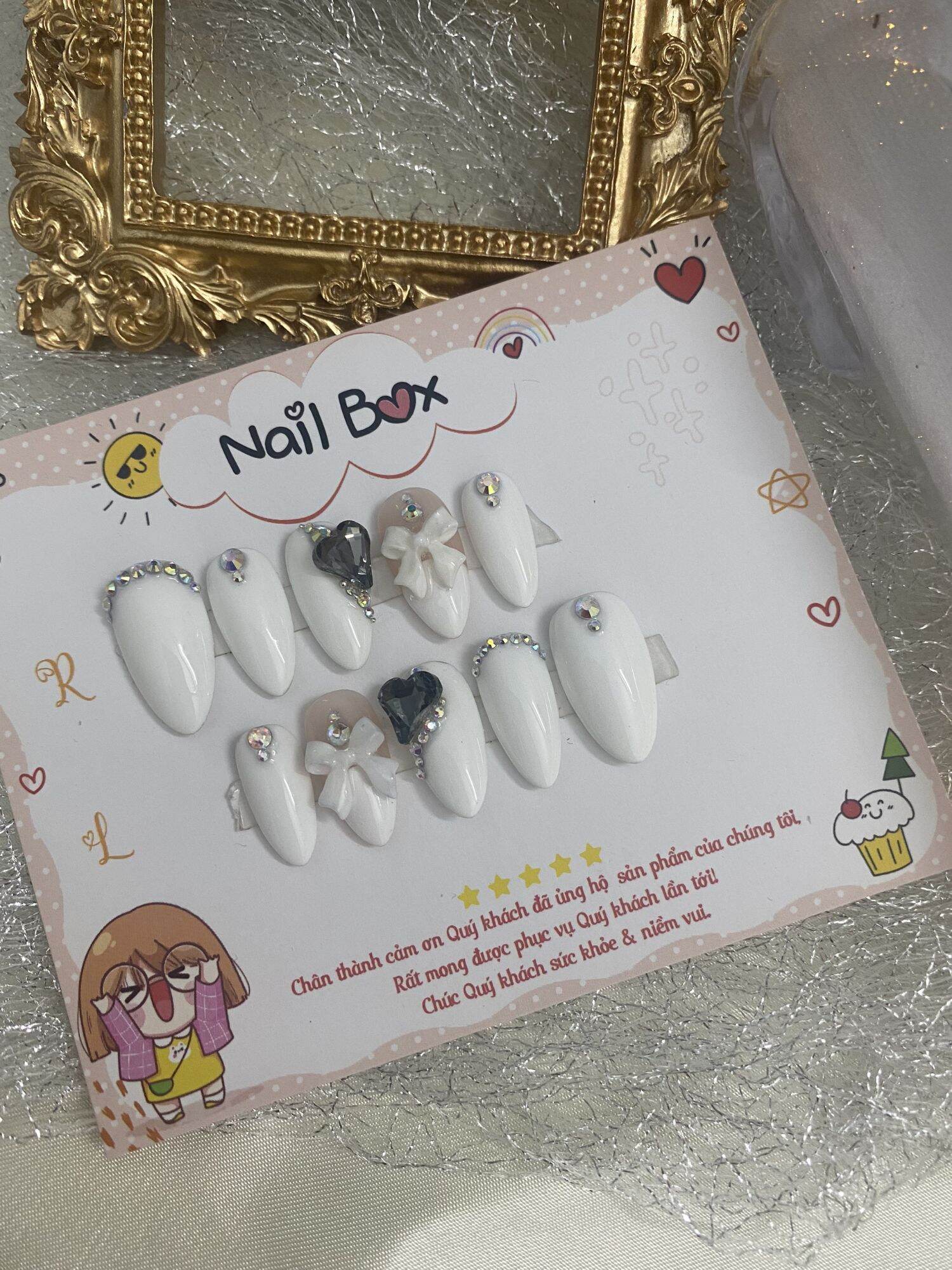 Mẩu nailbox đính đá