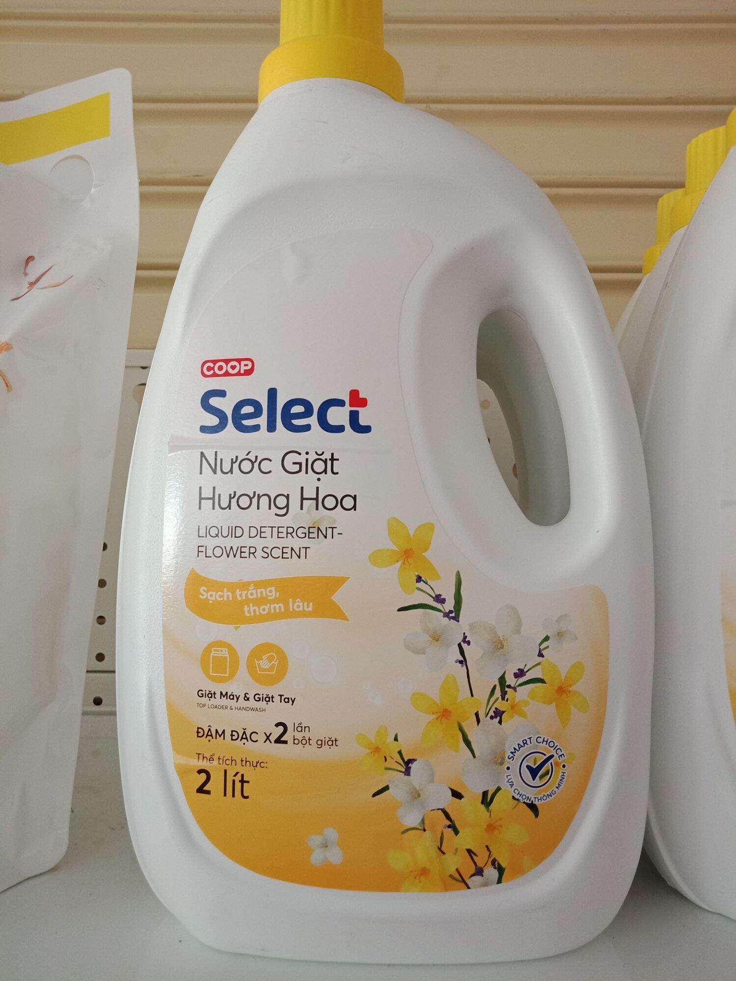 Nước giặt Coop Select hương hoa 2kg