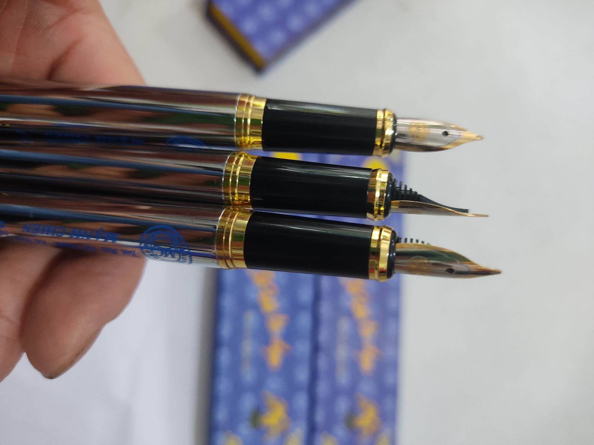 Bút máy nét thanh nét đậm 027