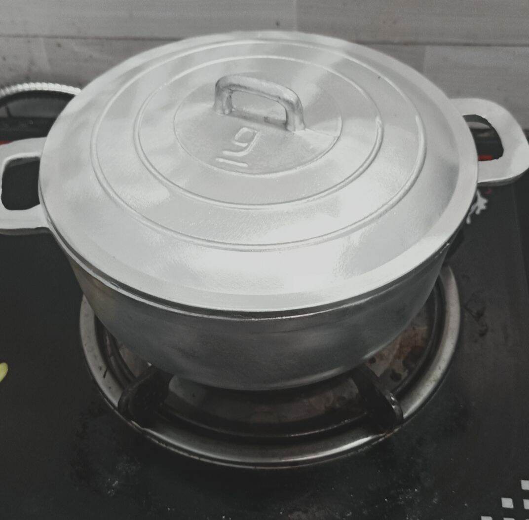 Nồi Gang Đúc số 9 Đã đúc bằng thủy lực đường kính 20CM