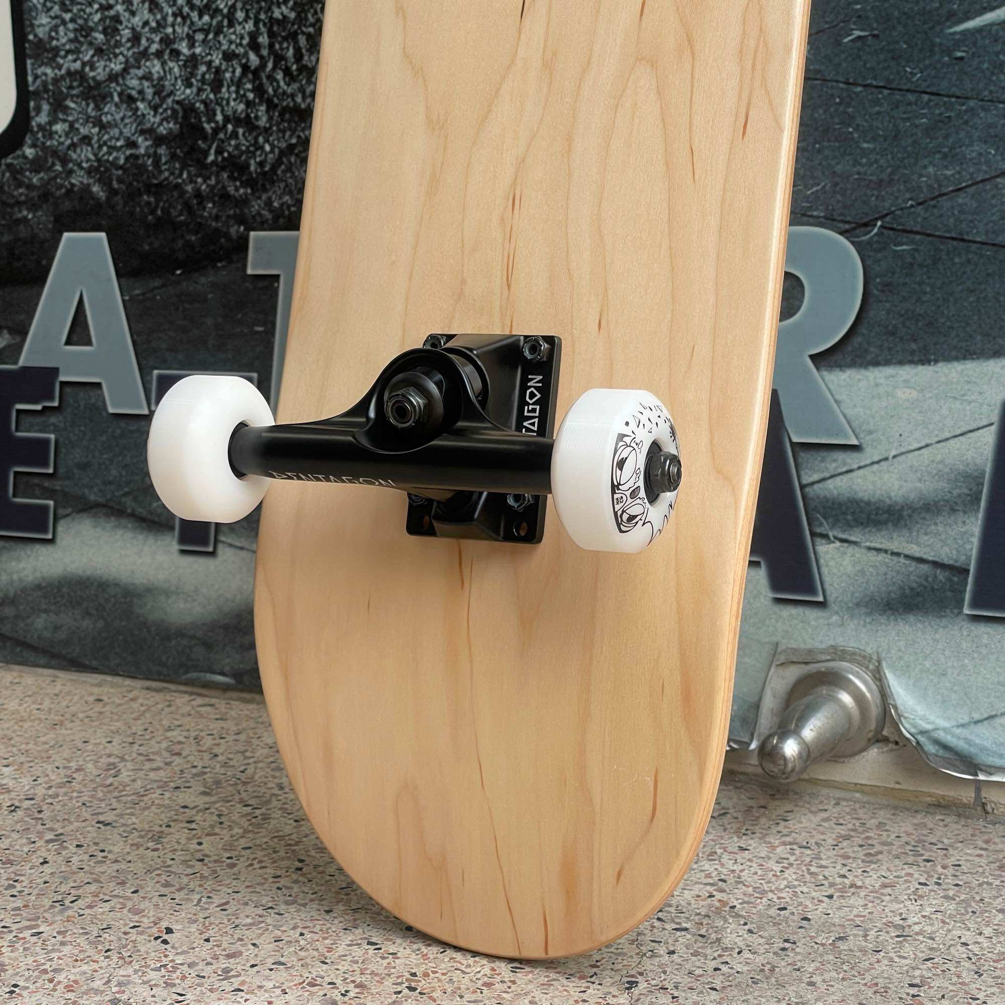 SAIGON SKATESHOP BLANK NATURAL CUSTOM COMPLETE