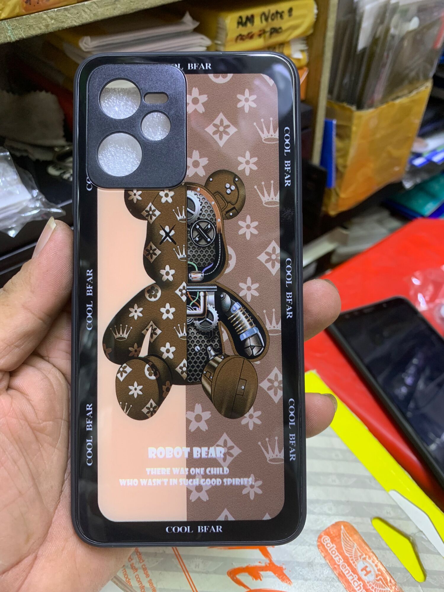 Ốp lưng Realme C35 viền dẻo lưng bóng kính hình gấu