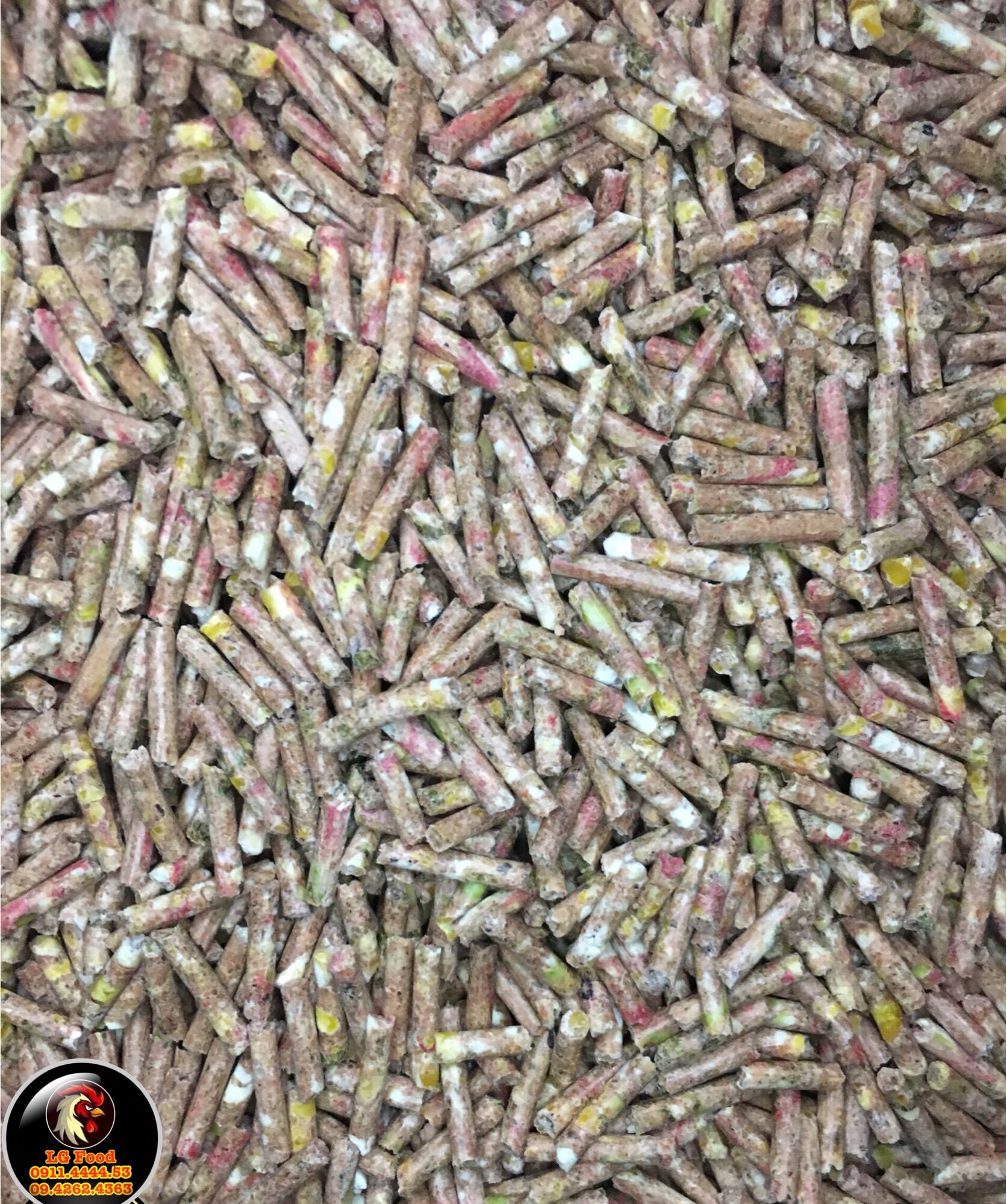 1kg Ngũ cốc mồi khô ép viên dành cho gà đá