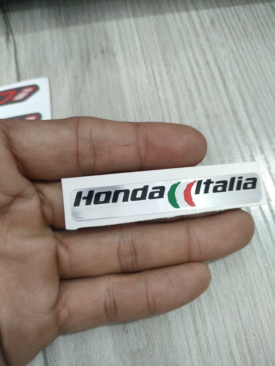 Chữ Italia , Số 150i màu đỏ ( Tem loại 1 )