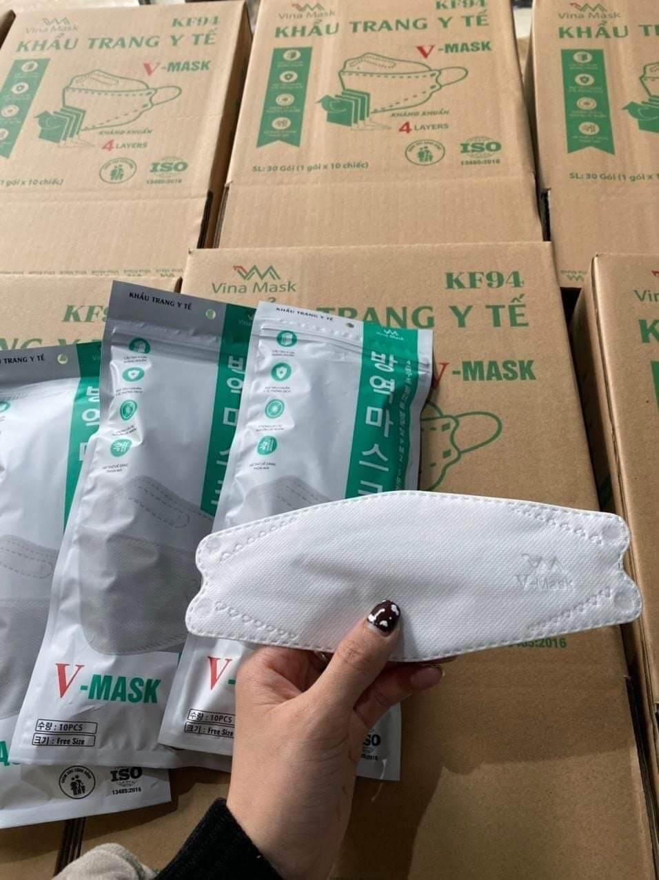 (sele.sale)1 thùng 300c khẩu trang kf94 V- mask