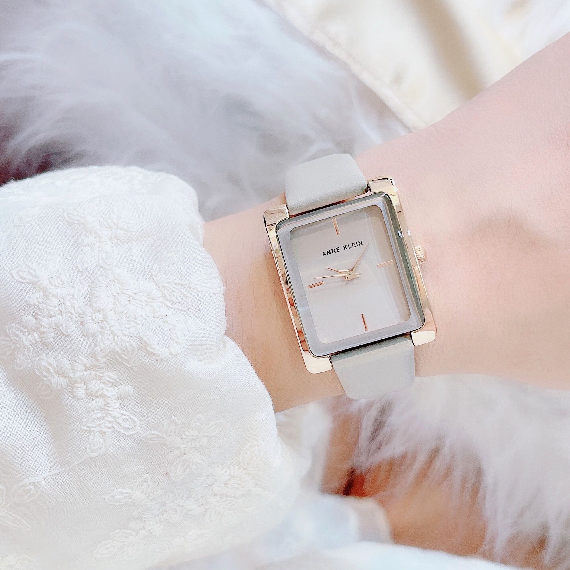 Đồng Hồ Nữ Anne Klein
