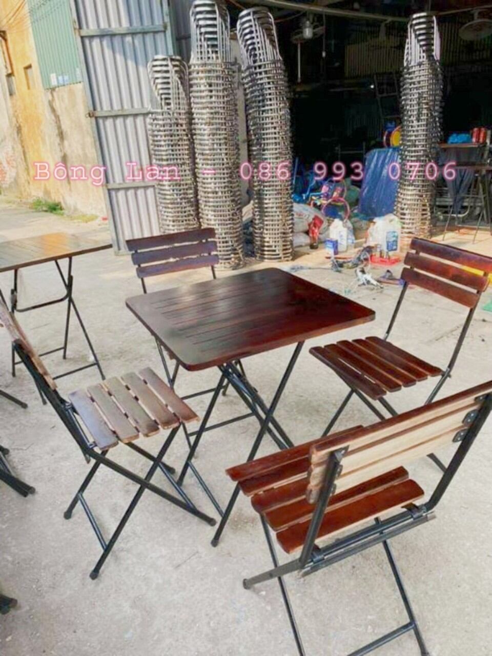Bộ Bàn Ghế Fansipan . Bàn ghế Fansipan khung sắt dày dặn, được sơn tĩnh điện chống rỉ, mặt bàn và ghế làm từ gỗ công nghiệp ép