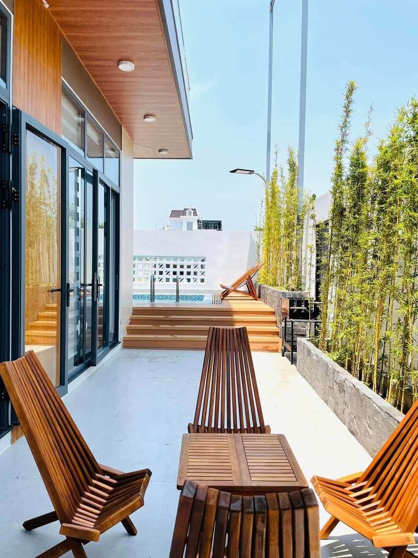 Ghế gỗ câu cá, cà phê