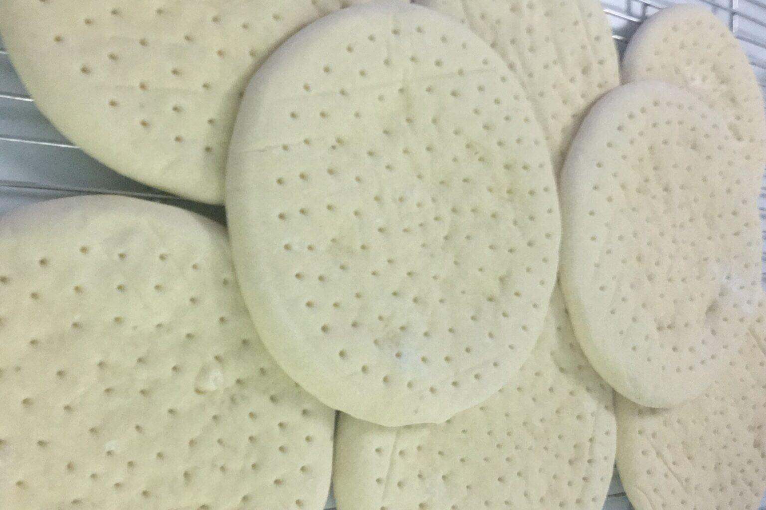 Đế bánh pizza -Combo 5 đế pizza Size 21cm đã kèm sốt và lá thơm